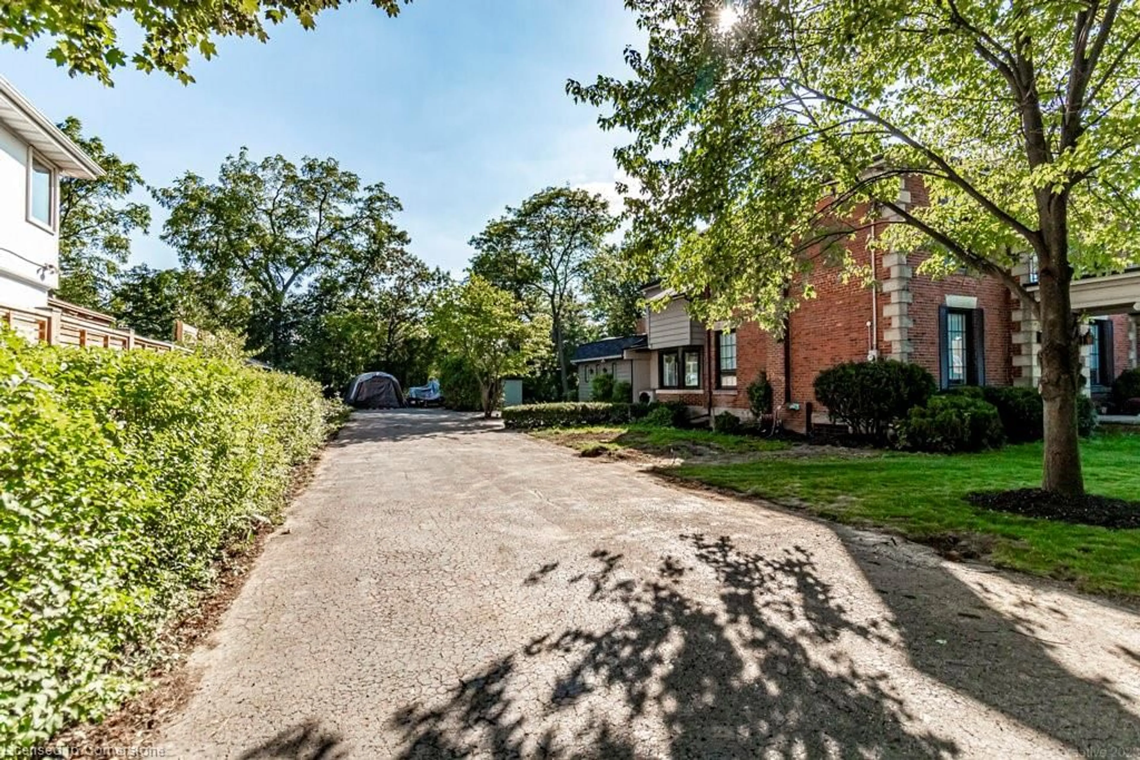 A pic from exterior of the house or condo, the street view for 182 Concession St, Hamilton Ontario L9A 1A8