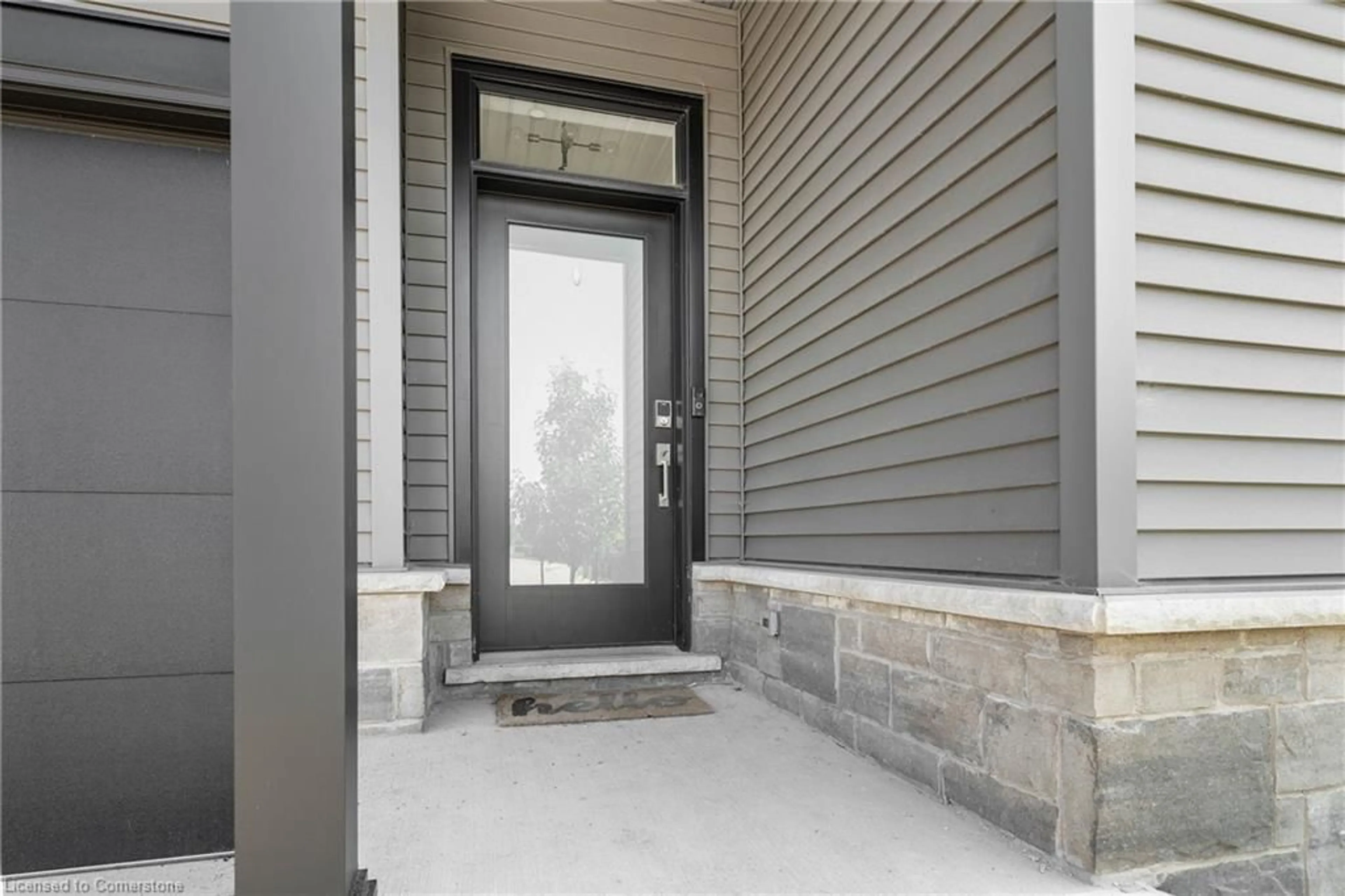 Indoor entryway, cement floor for 8974 Willoughby Dr #36, Niagara Falls Ontario L2G 0Y8