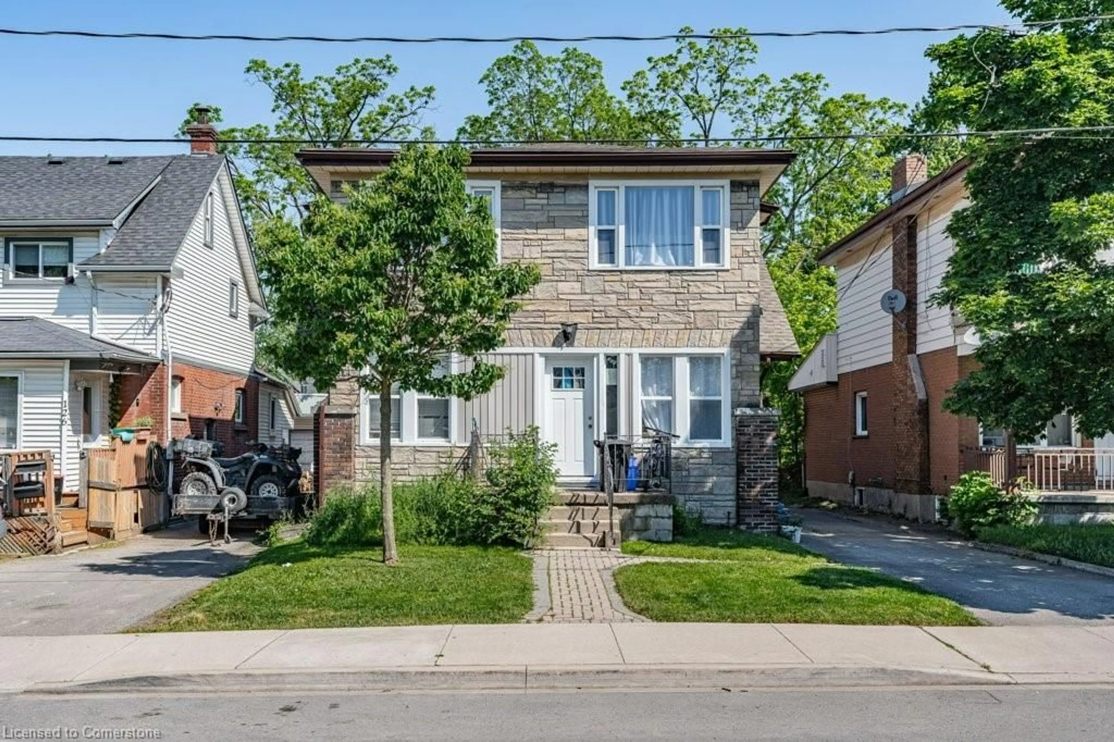 Frontside or backside of a home, the street view for 130 Dorothy St, Welland Ontario L3B 3V9