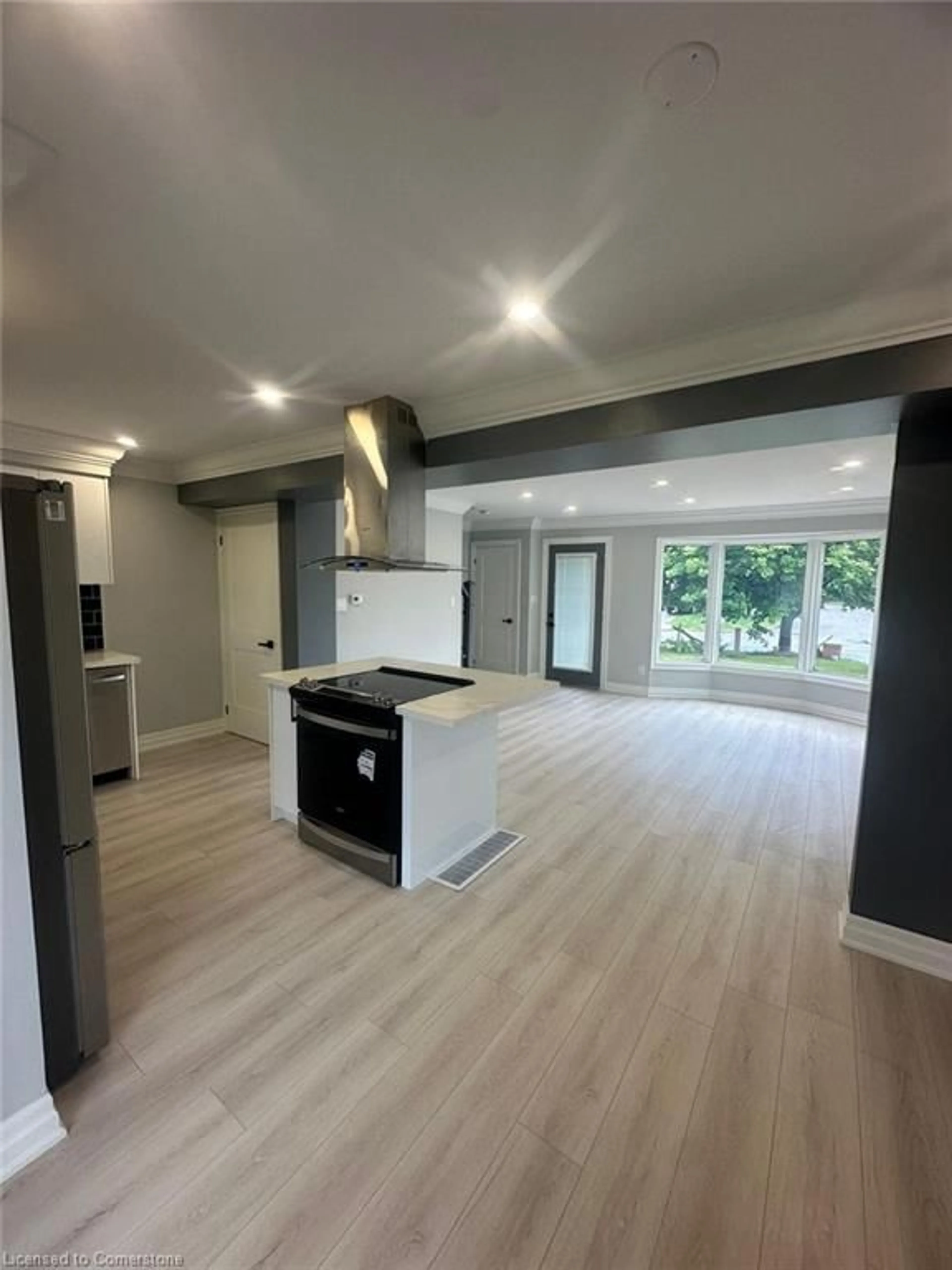 Contemporary kitchen for 72 Bula Dr, St. Catharines Ontario L2N 6R6