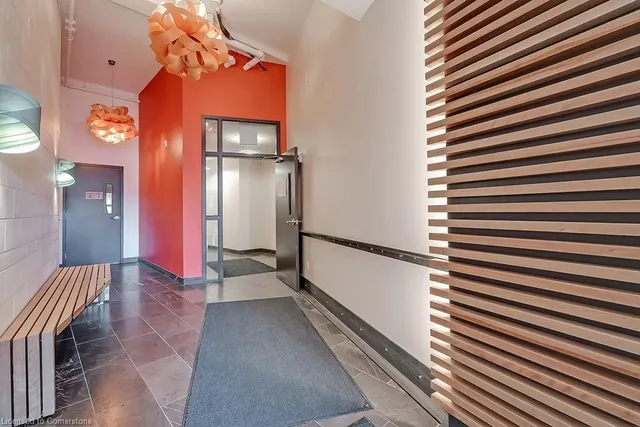 Additional property image - 121 King St Unit 106