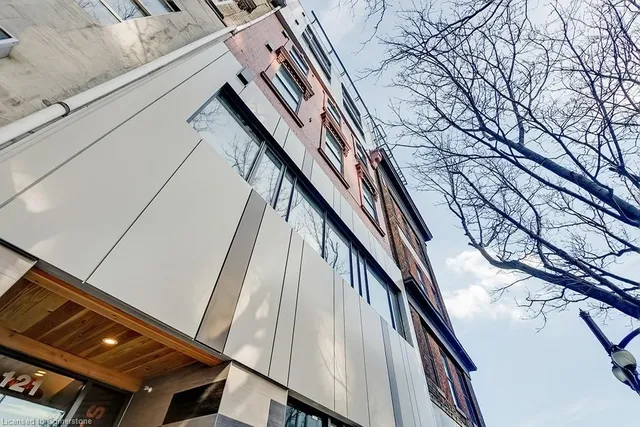 Additional property image - 121 King St Unit 106