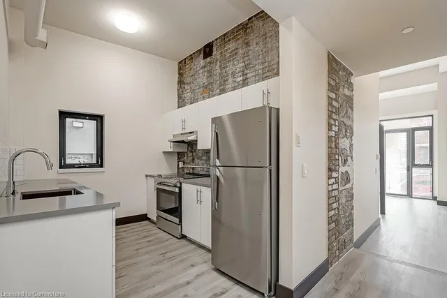 Additional property image - 121 King St Unit 106