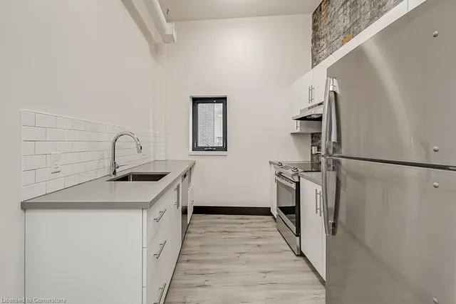 Additional property image - 121 King St Unit 106