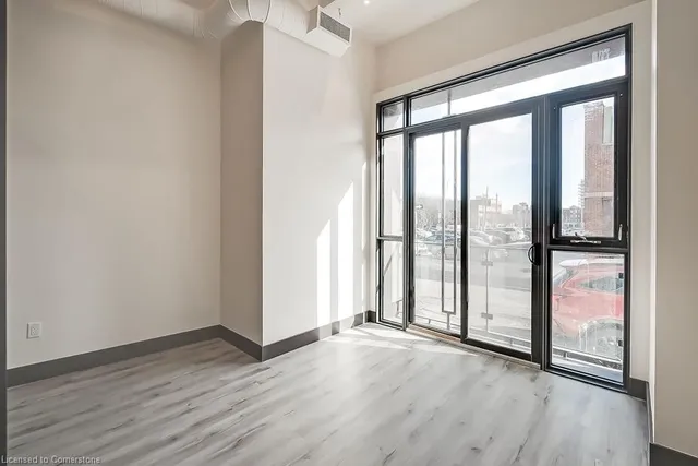 Additional property image - 121 King St Unit 106