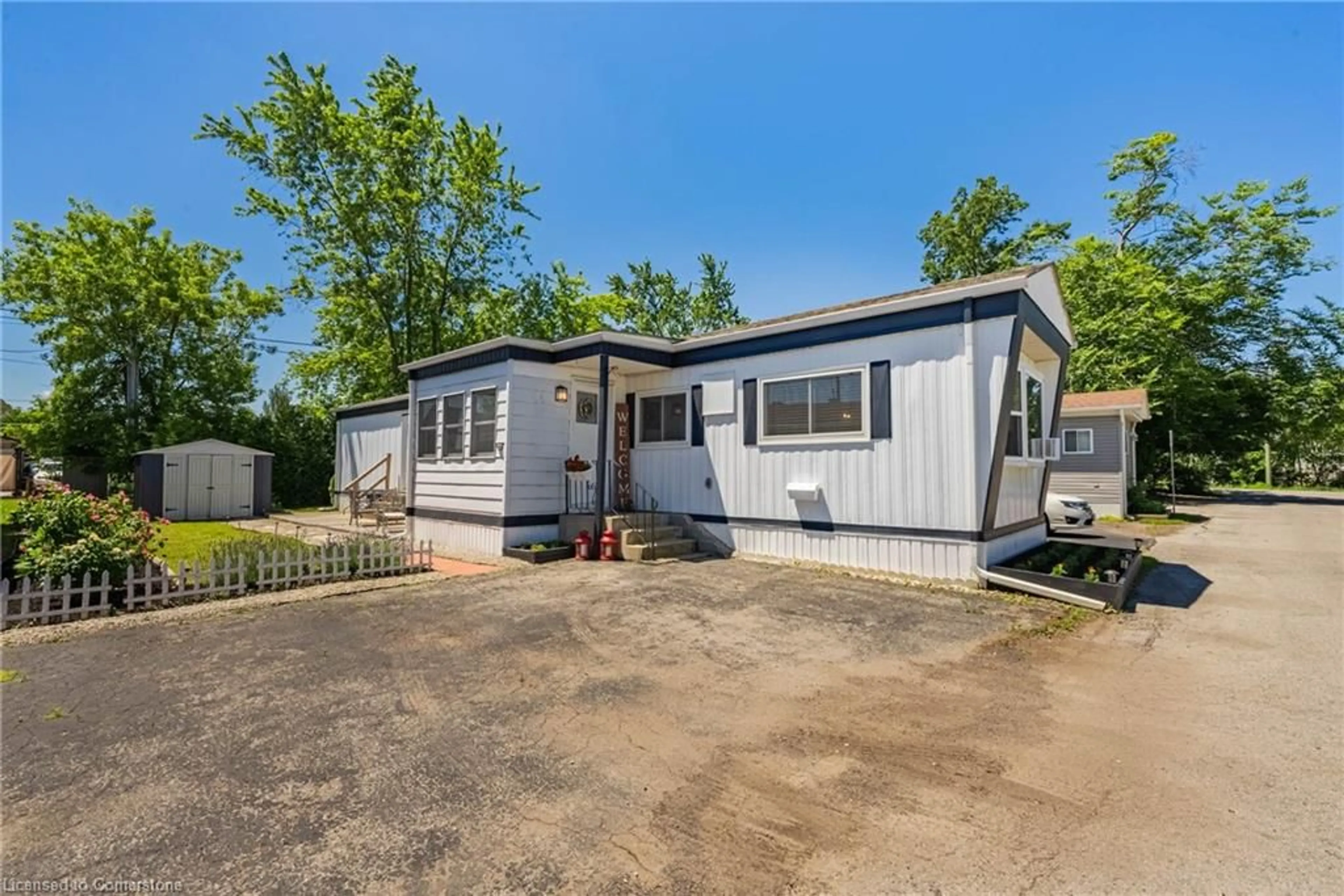 Frontside or backside of a home, cottage for 4594 Martha Lane, Beamsville Ontario L0R 1B1