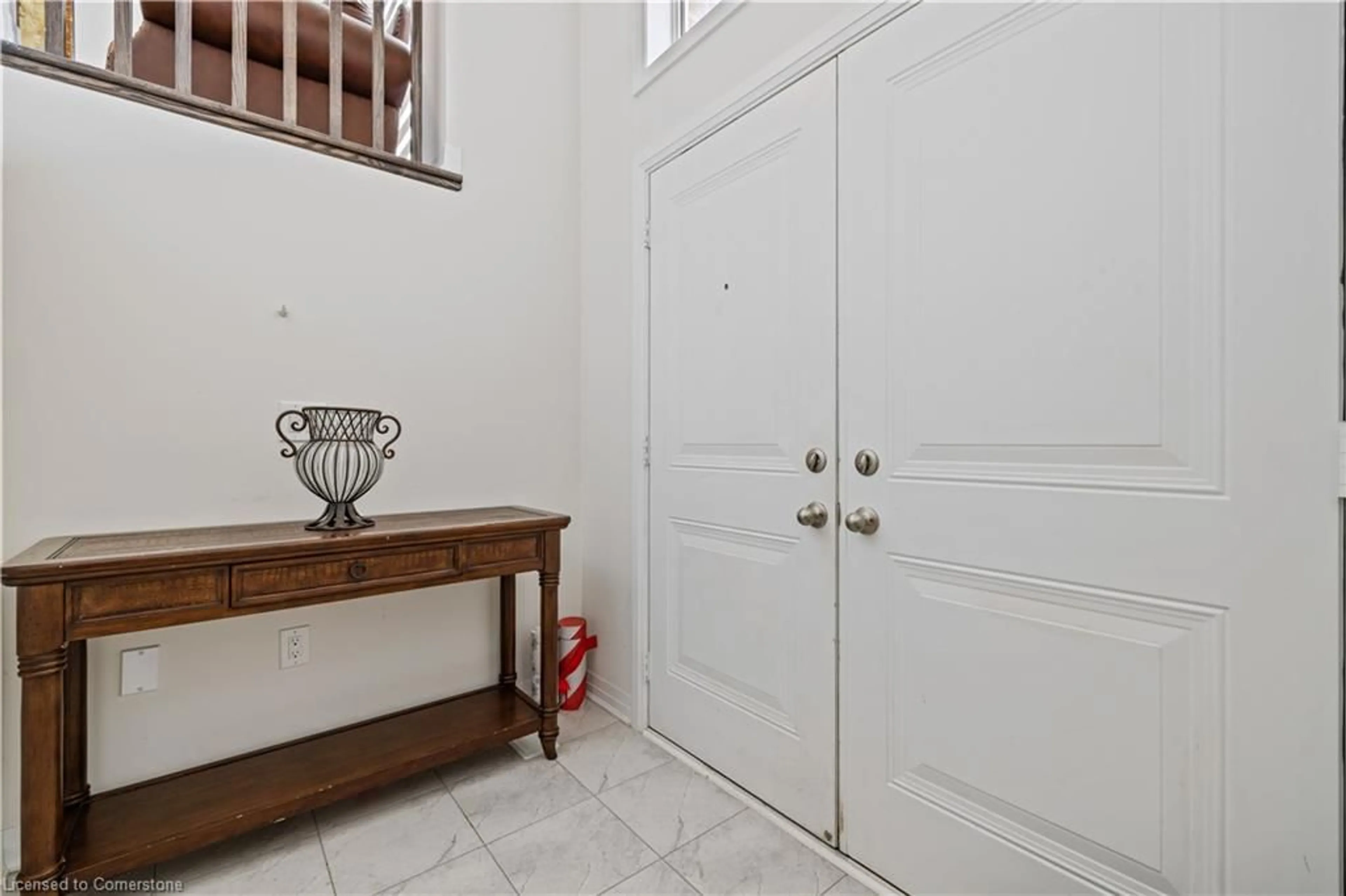 Indoor entryway for 4089 Canby St, Beamsville Ontario L3J 0R4