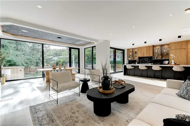 Additional property image - 298 Strathcona Dr