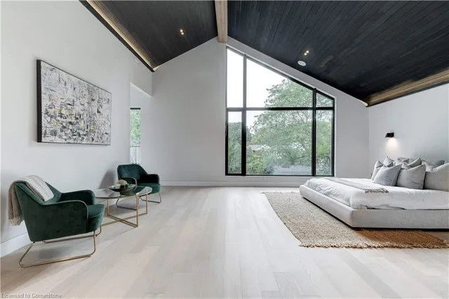 Additional property image - 298 Strathcona Dr