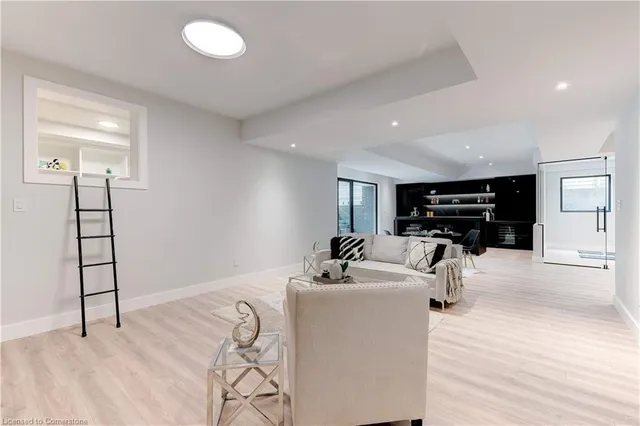 Additional property image - 298 Strathcona Dr
