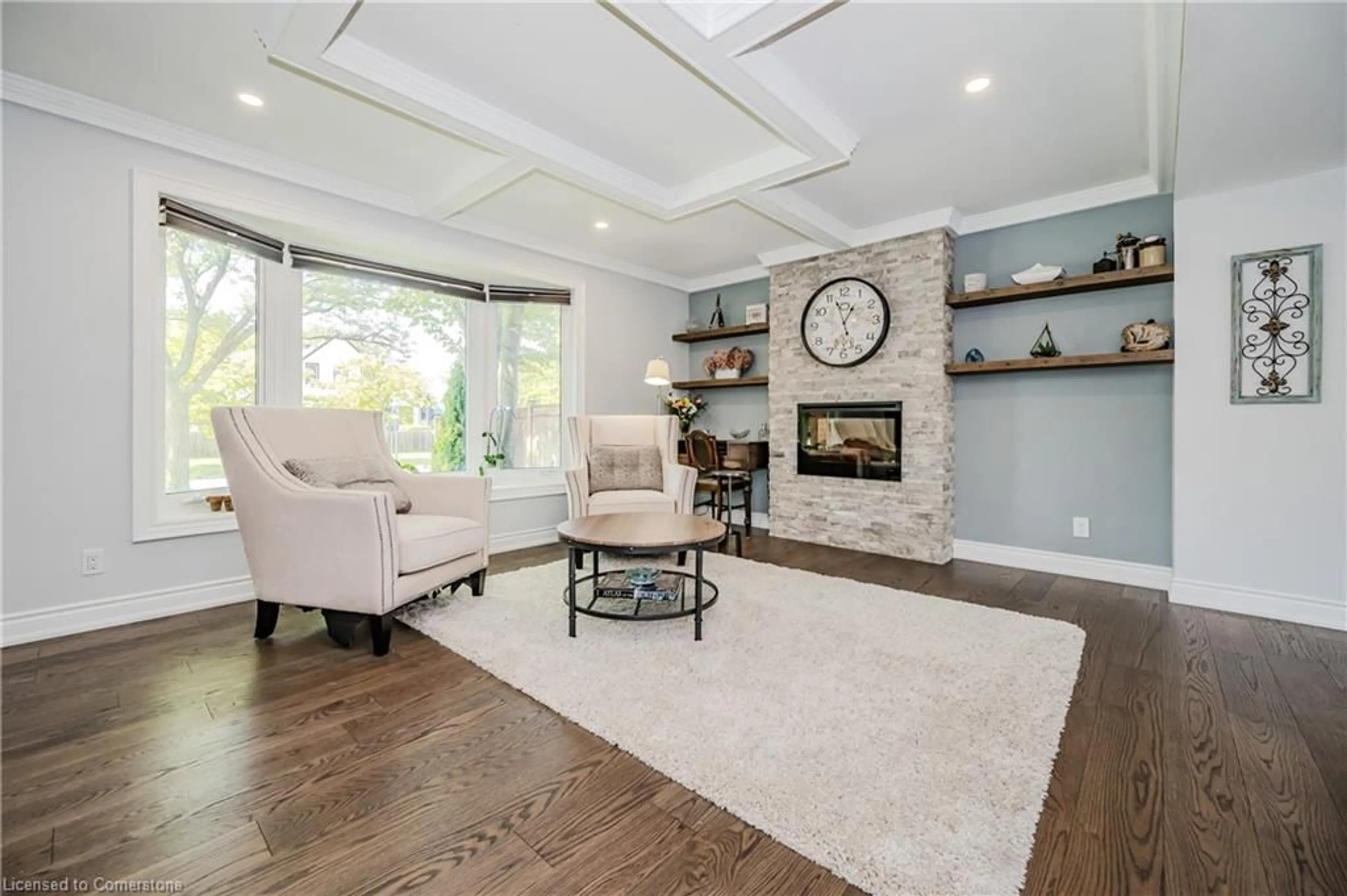 Living room, wood floors for 329 Silvana Cres, Burlington Ontario L7L 2W3