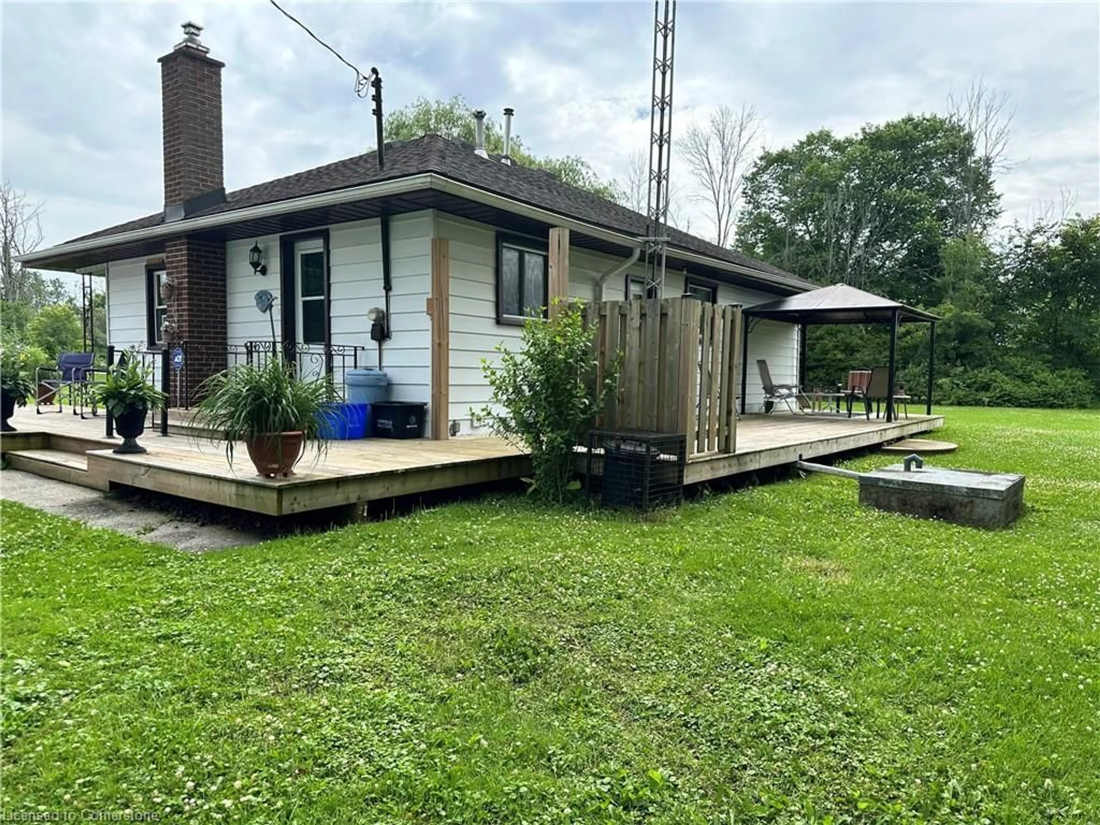 Frontside or backside of a home, cottage for 961 Canal Bank Rd, Dunnville Ontario N1A 2W5