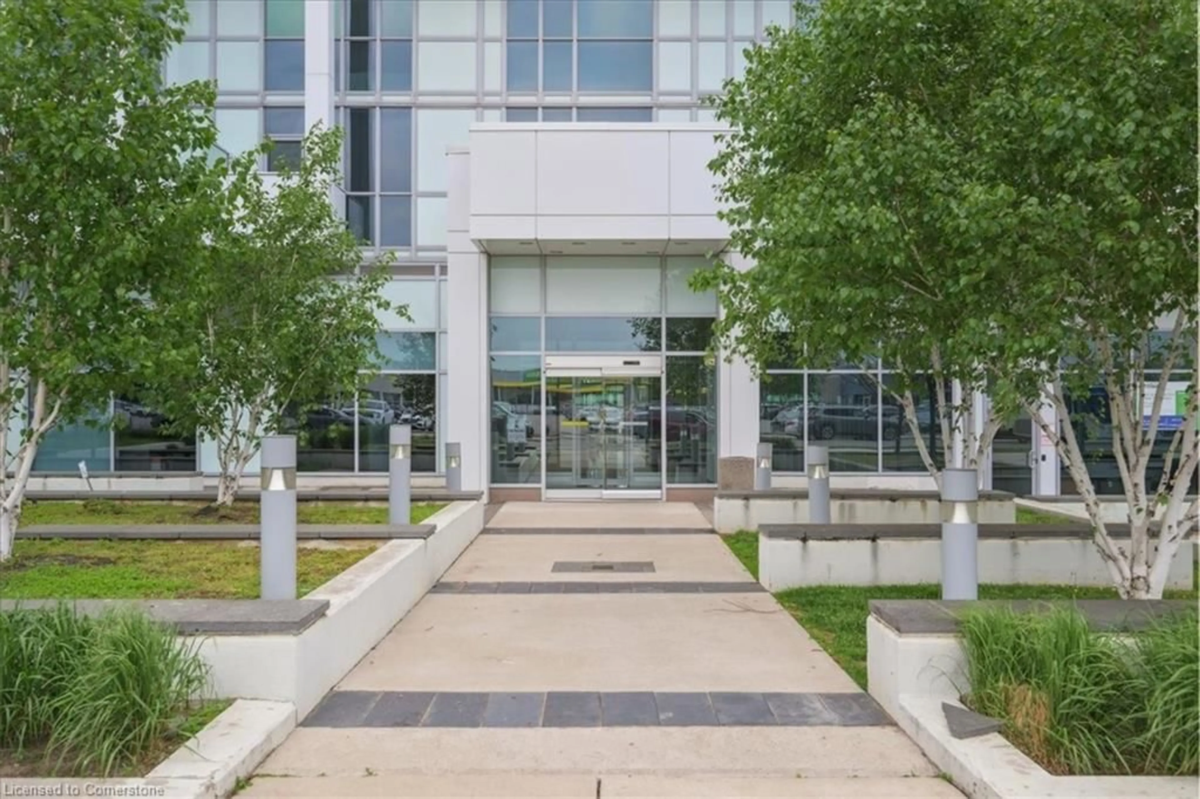 Indoor lobby for 55 Speers Rd #212, Oakville Ontario L6K 0J1