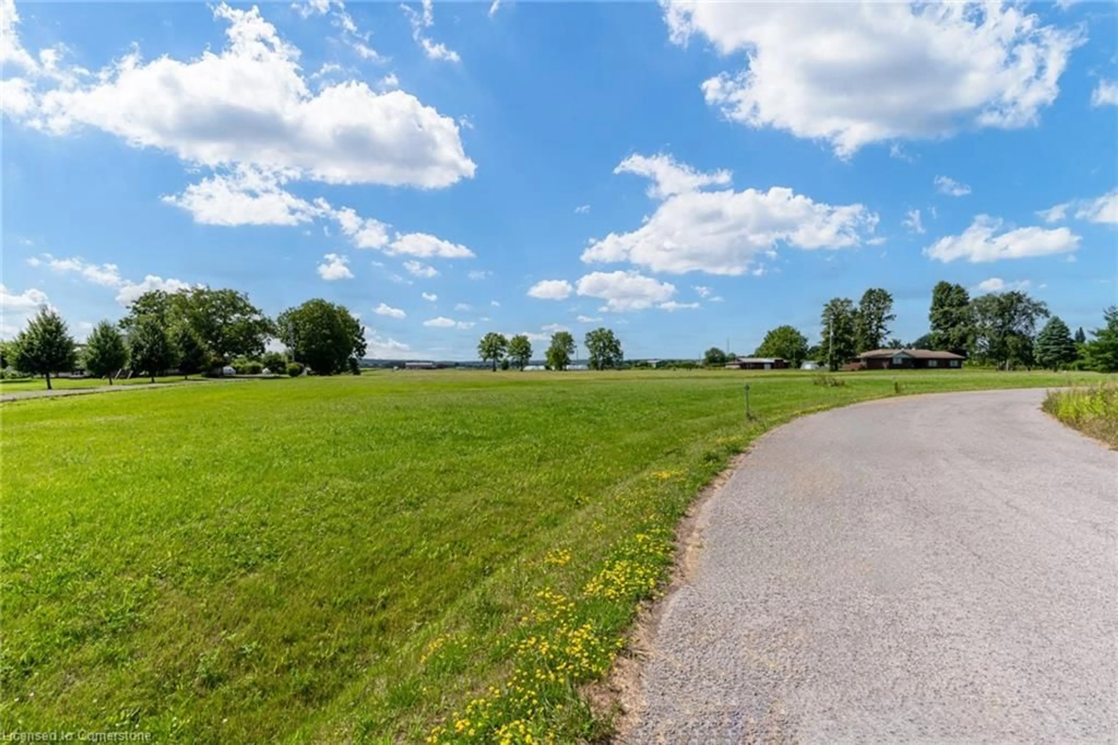 A pic from exterior of the house or condo, the street view for 4558 Lakeside Dr, Beamsville Ontario L0R 1B1