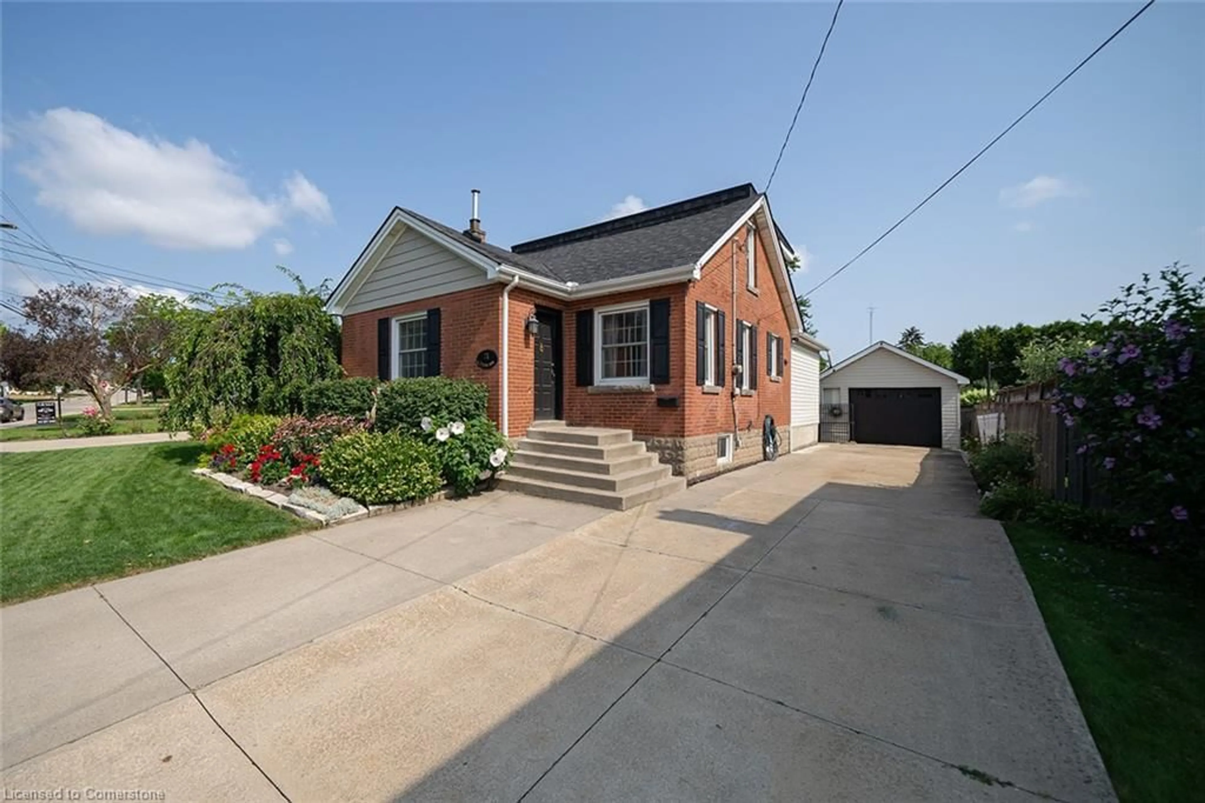 Frontside or backside of a home, cottage for 71 Dunkirk Dr, Hamilton Ontario L8K 4W9