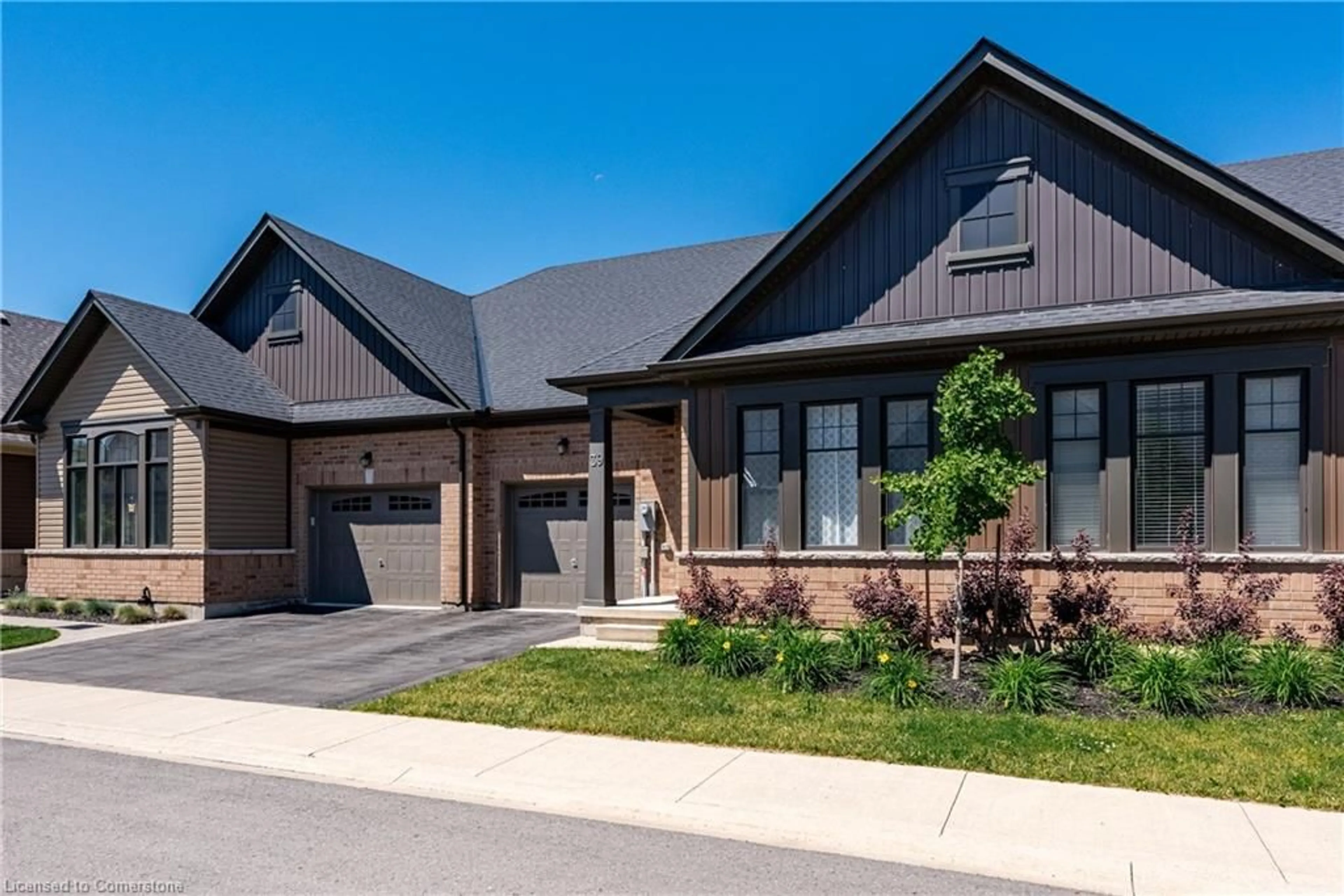 Home with brick exterior material for 39 Cosmopolitan Common, St. Catharines Ontario L2M 0A6