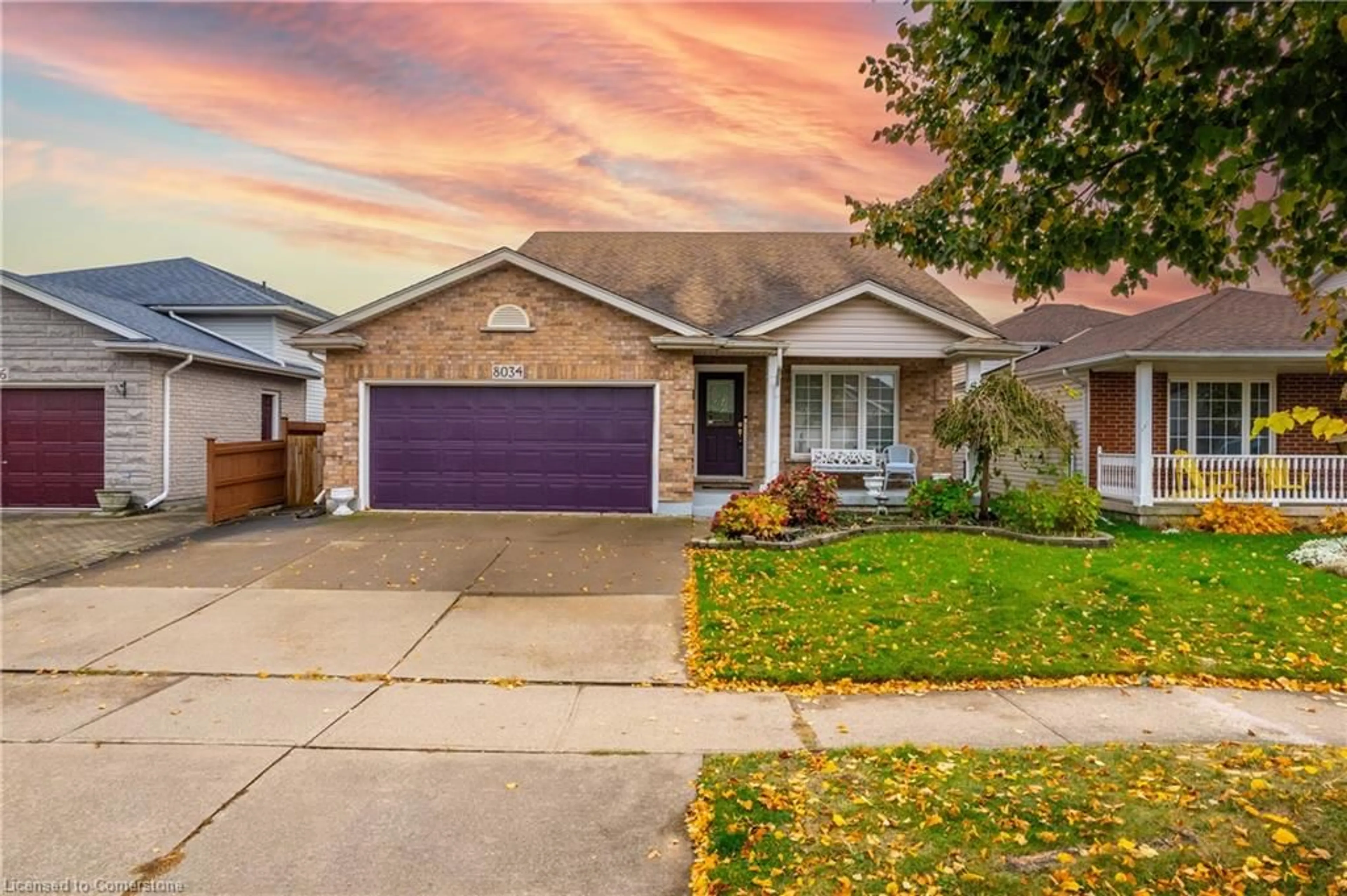 Frontside or backside of a home, the street view for 8034 Woodsview Cres, Niagara Falls Ontario L2H 3C9