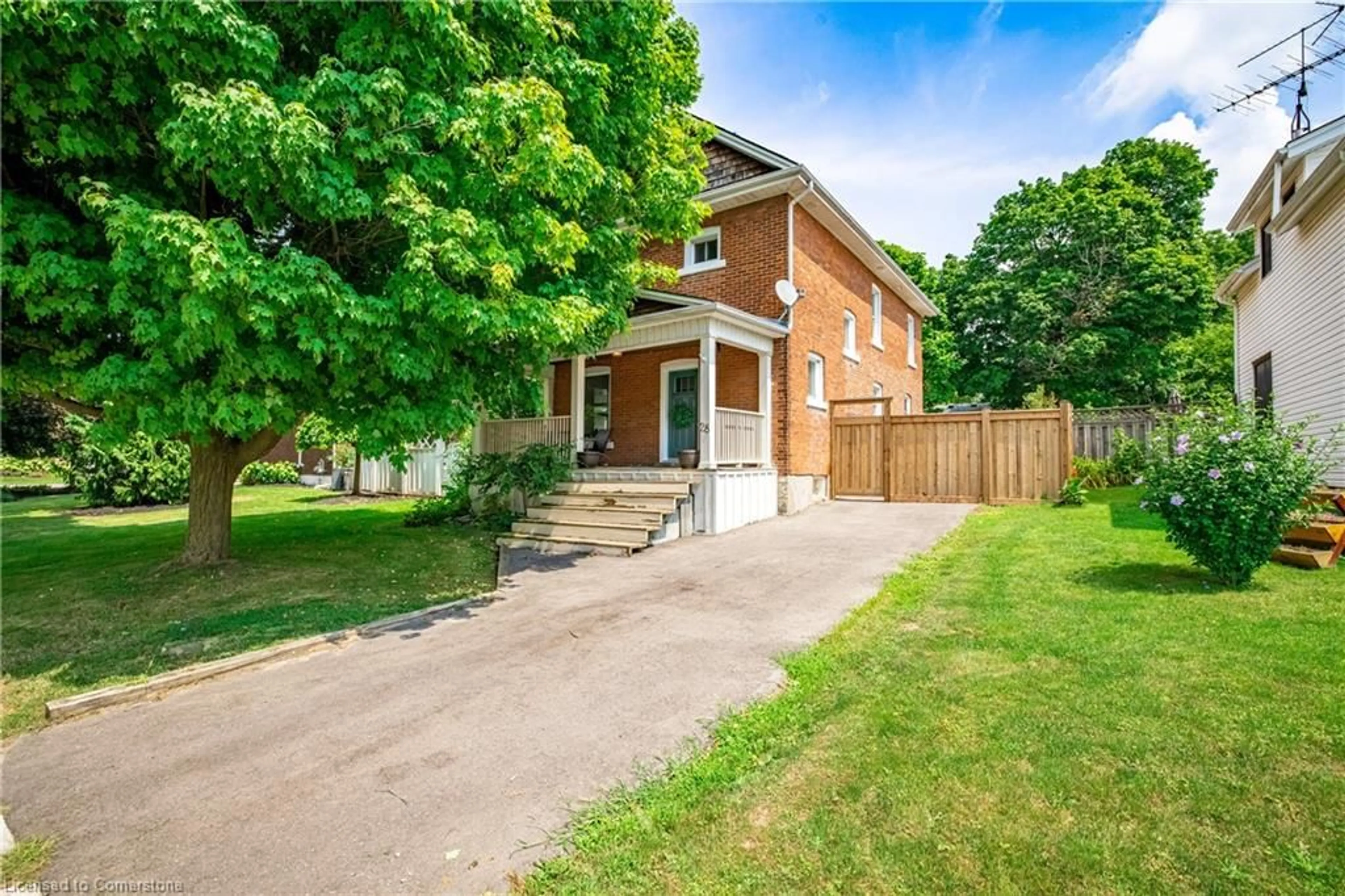 Frontside or backside of a home, cottage for 28 Ottawa St, Cayuga Ontario N0A 1E0