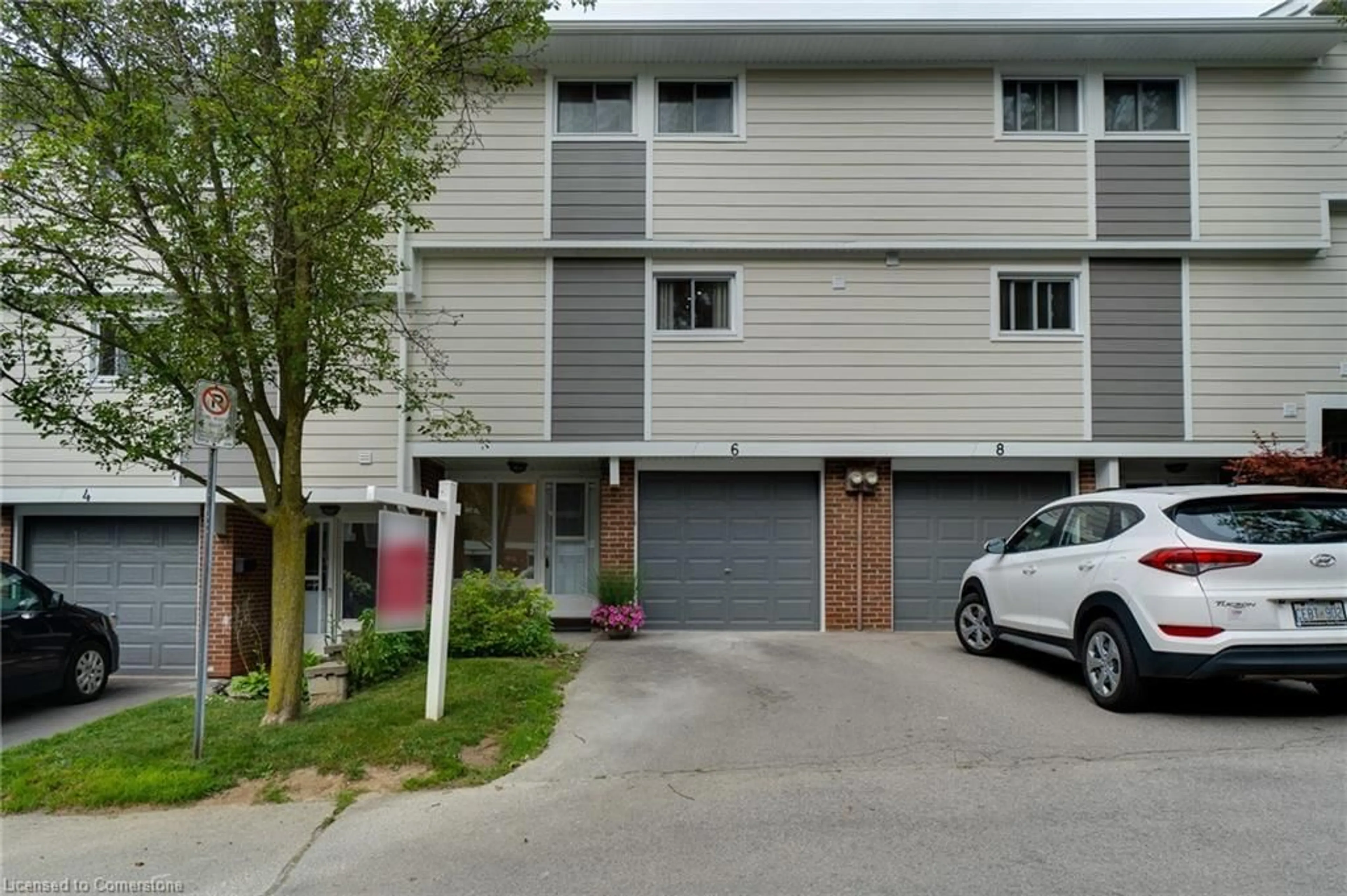 A pic from exterior of the house or condo for 6 Trudy Crt #6, Dundas Ontario L9H 5P7