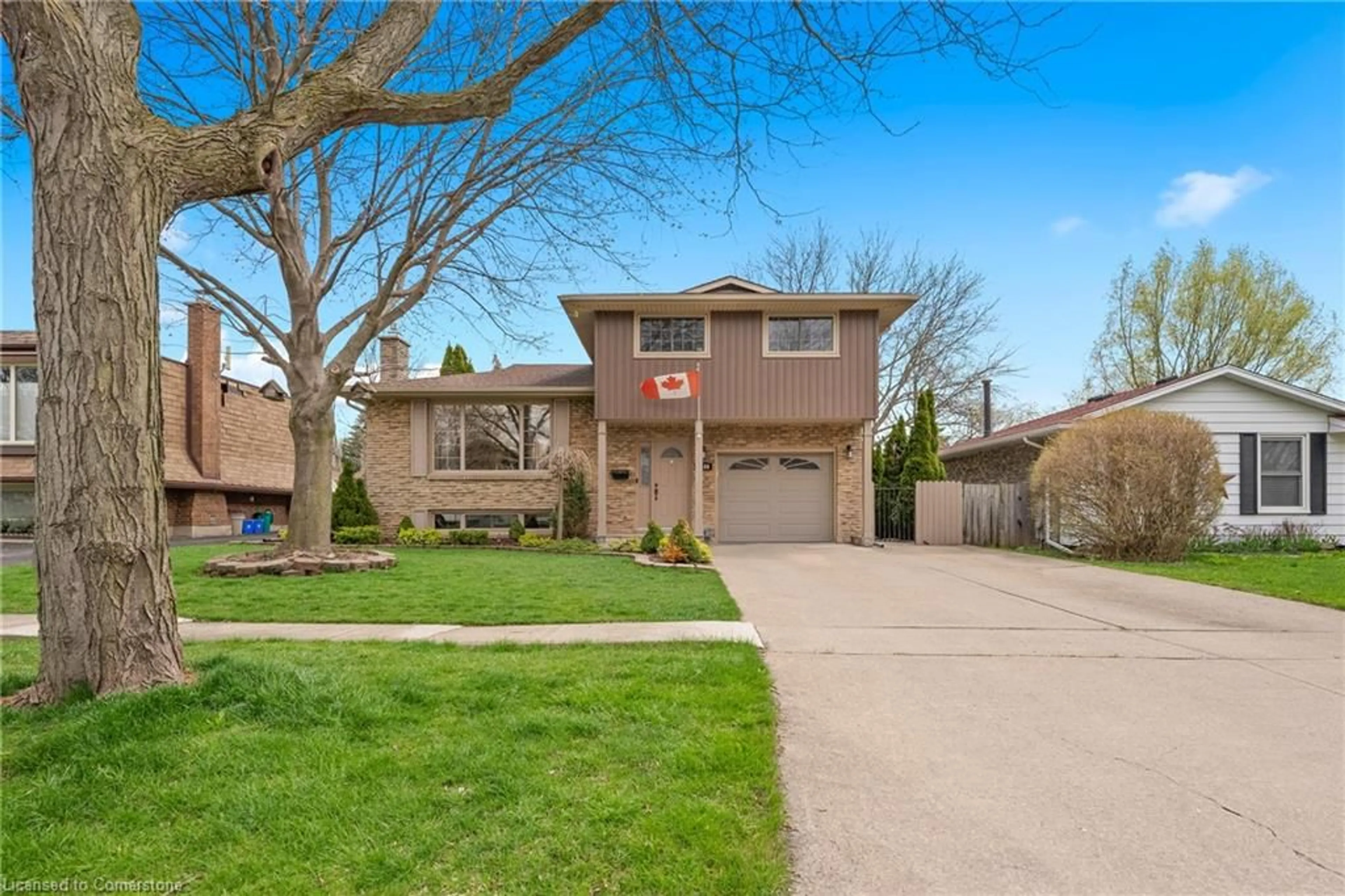 Frontside or backside of a home, the street view for 6146 Monterey Ave, Niagara Falls Ontario L2H 2A4