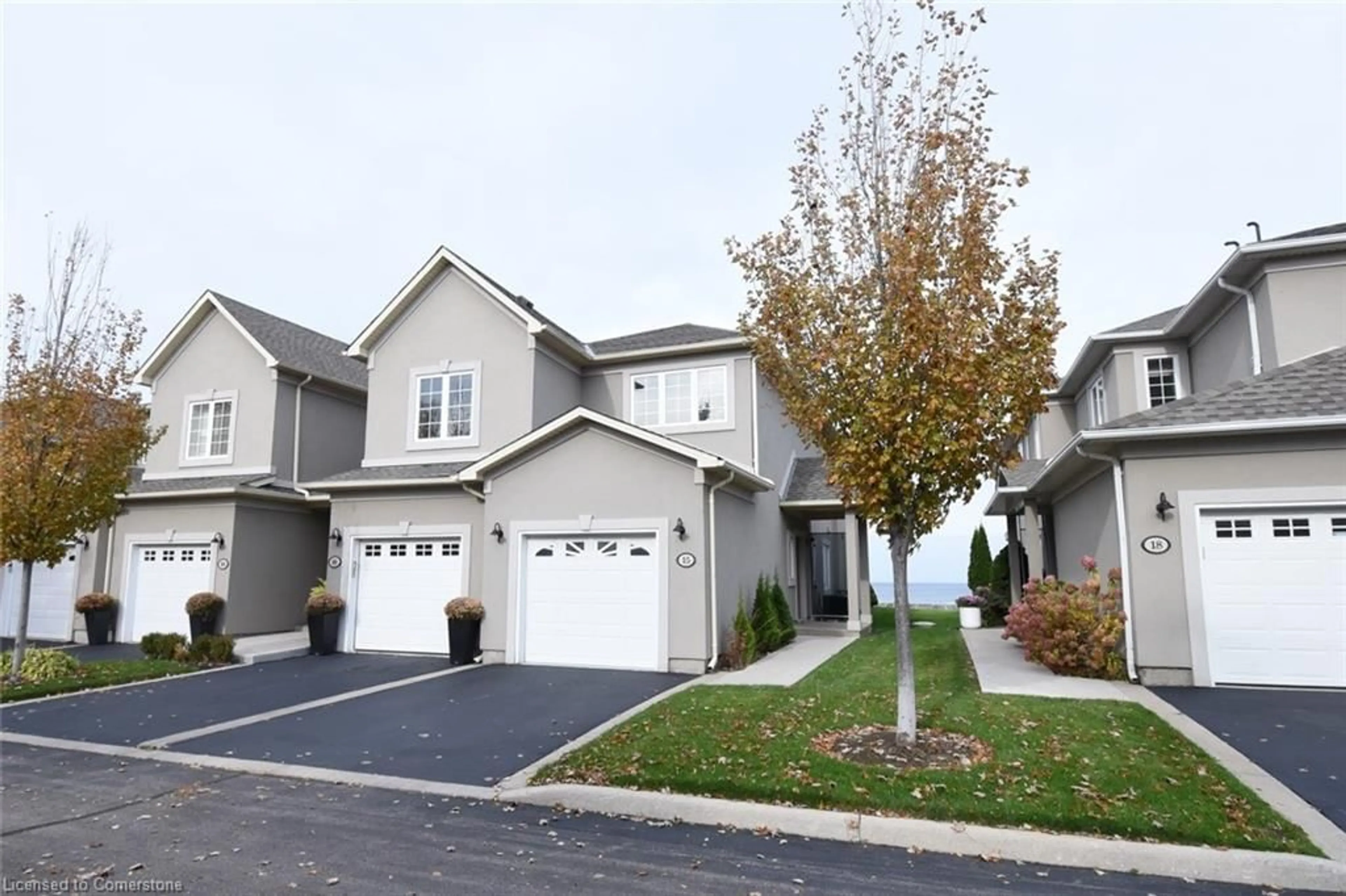 A pic from exterior of the house or condo, the street view for 484 Millen Rd #15, Stoney Creek Ontario L8E 6G4