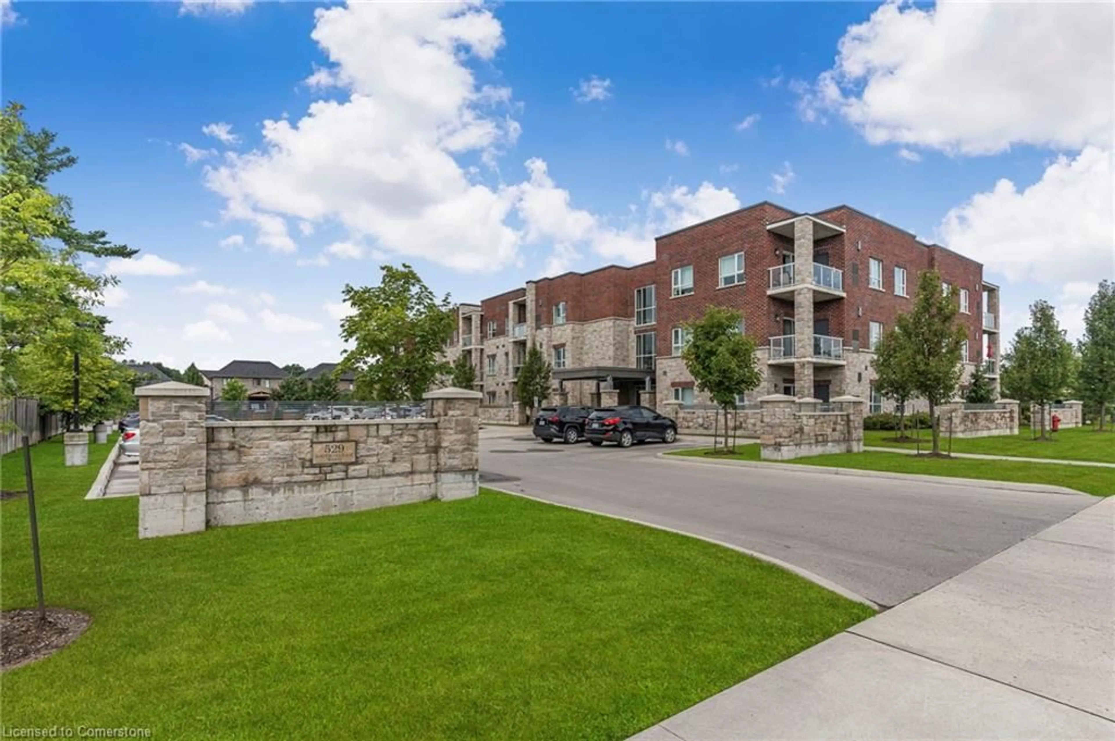 A pic from exterior of the house or condo, the front or back of building for 529 South Pelham Rd #201, Welland Ontario L3C 0H7