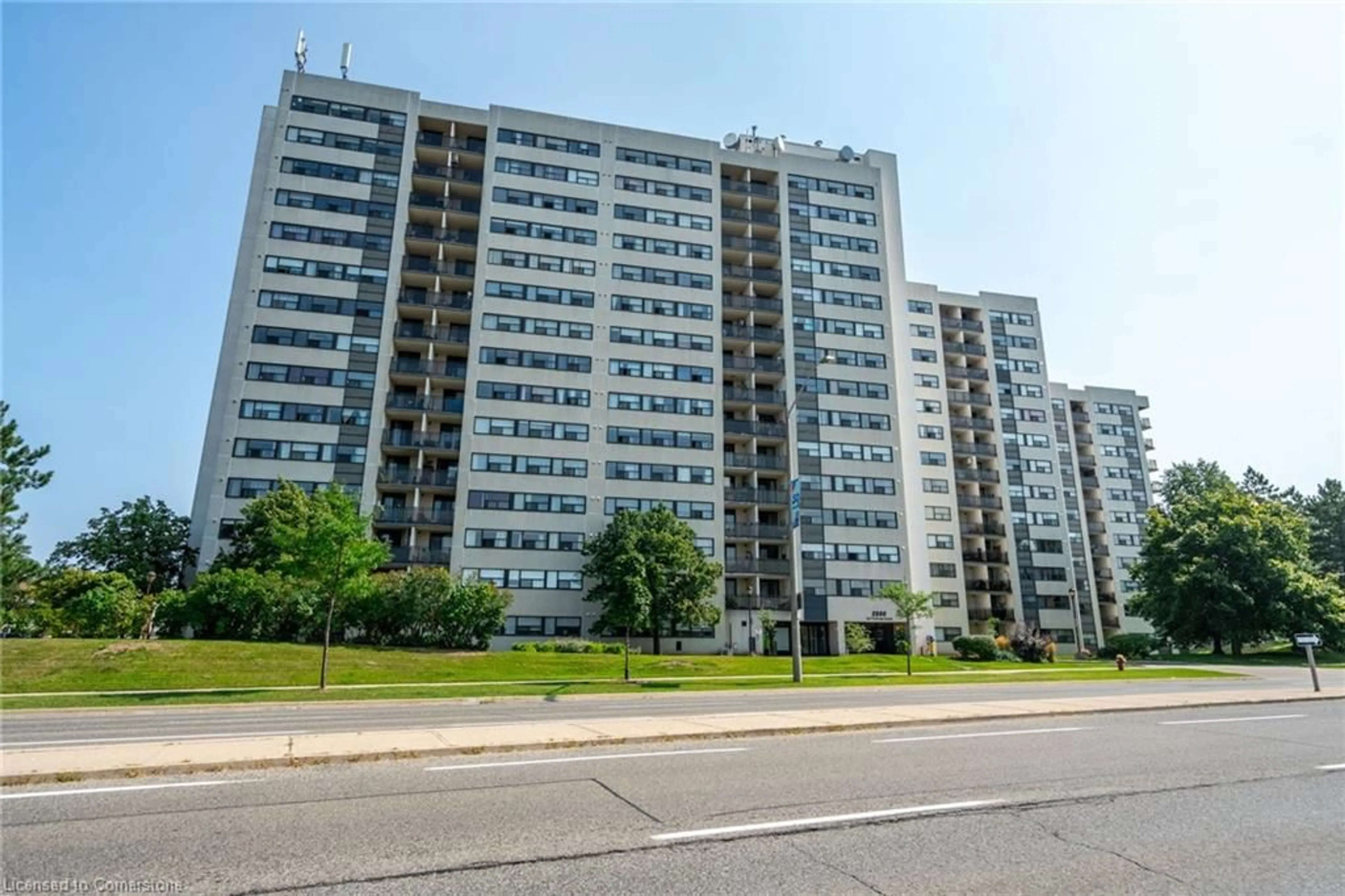 A pic from exterior of the house or condo, the front or back of building for 2900 Battleford Rd #504, Mississauga Ontario L5N 2V9