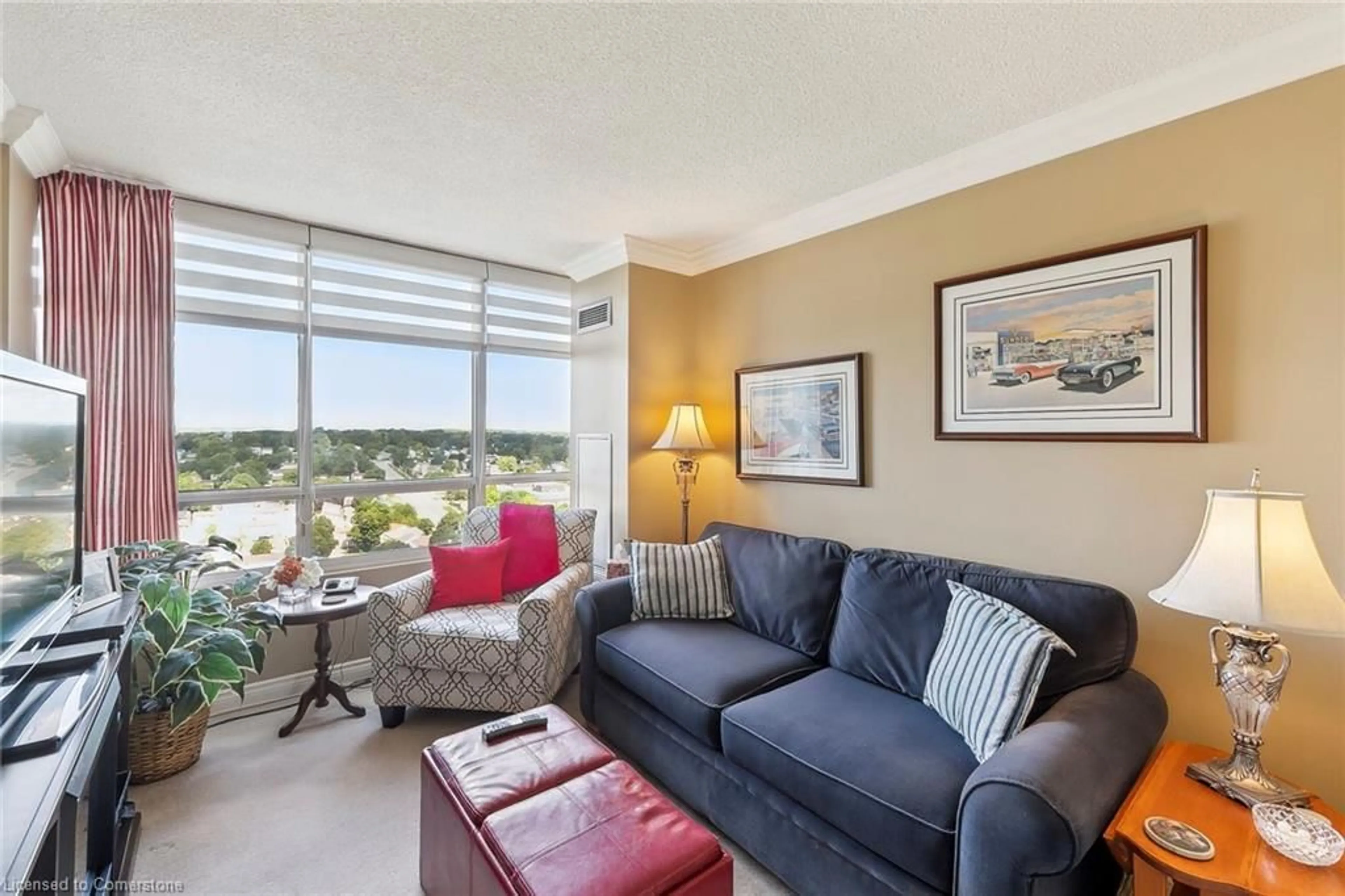 Living room, carpet floors for 26 Hanover Rd #1601, Bramalea Ontario L6S 4T2