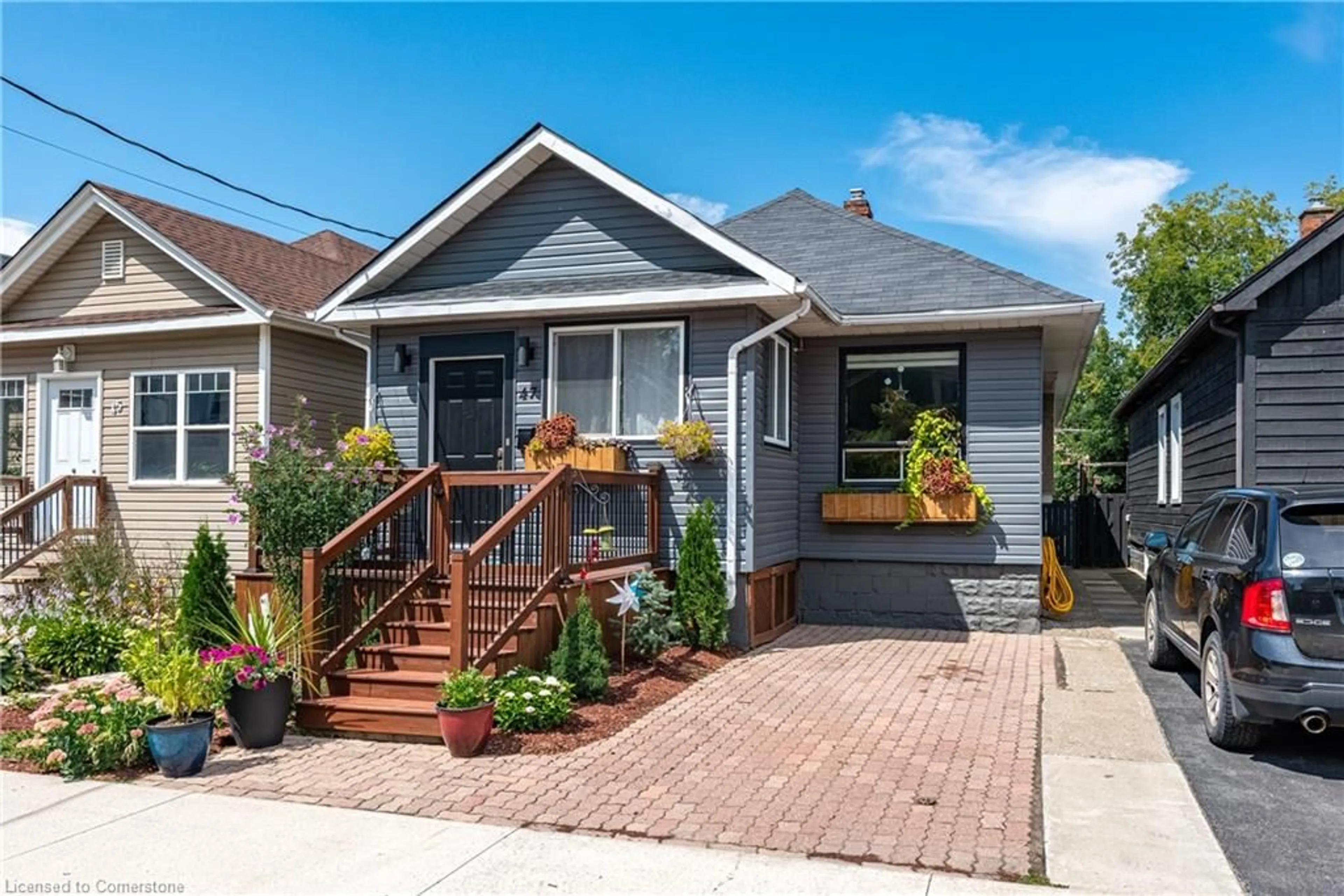 Frontside or backside of a home, cottage for 47 Lowell Ave, St. Catharines Ontario L2R 2C9