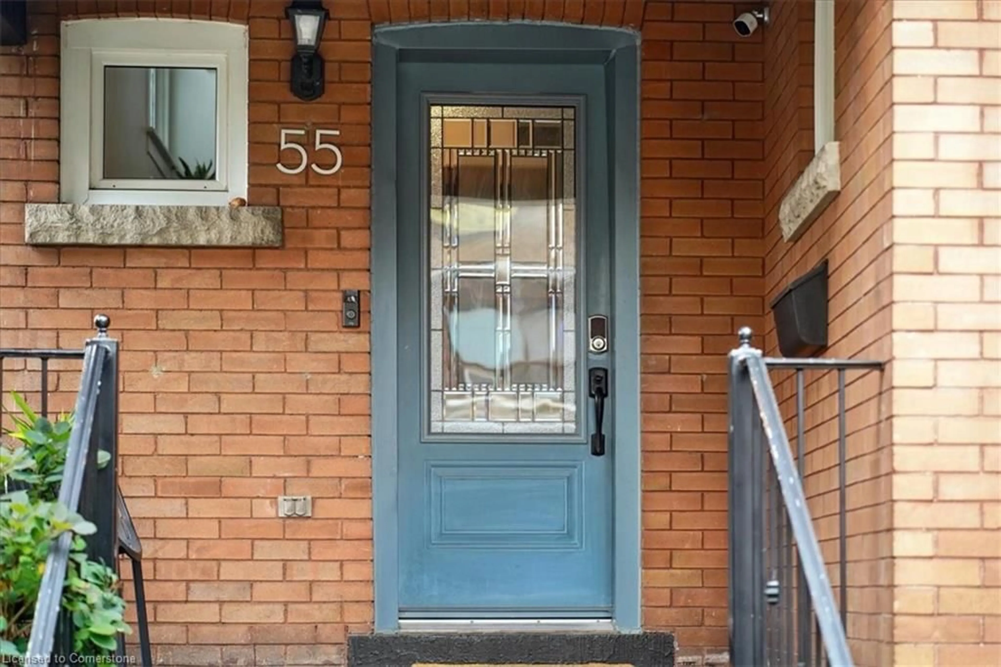 Indoor entryway, wood floors for 55 Balmoral Ave, Hamilton Ontario L8L 7R5