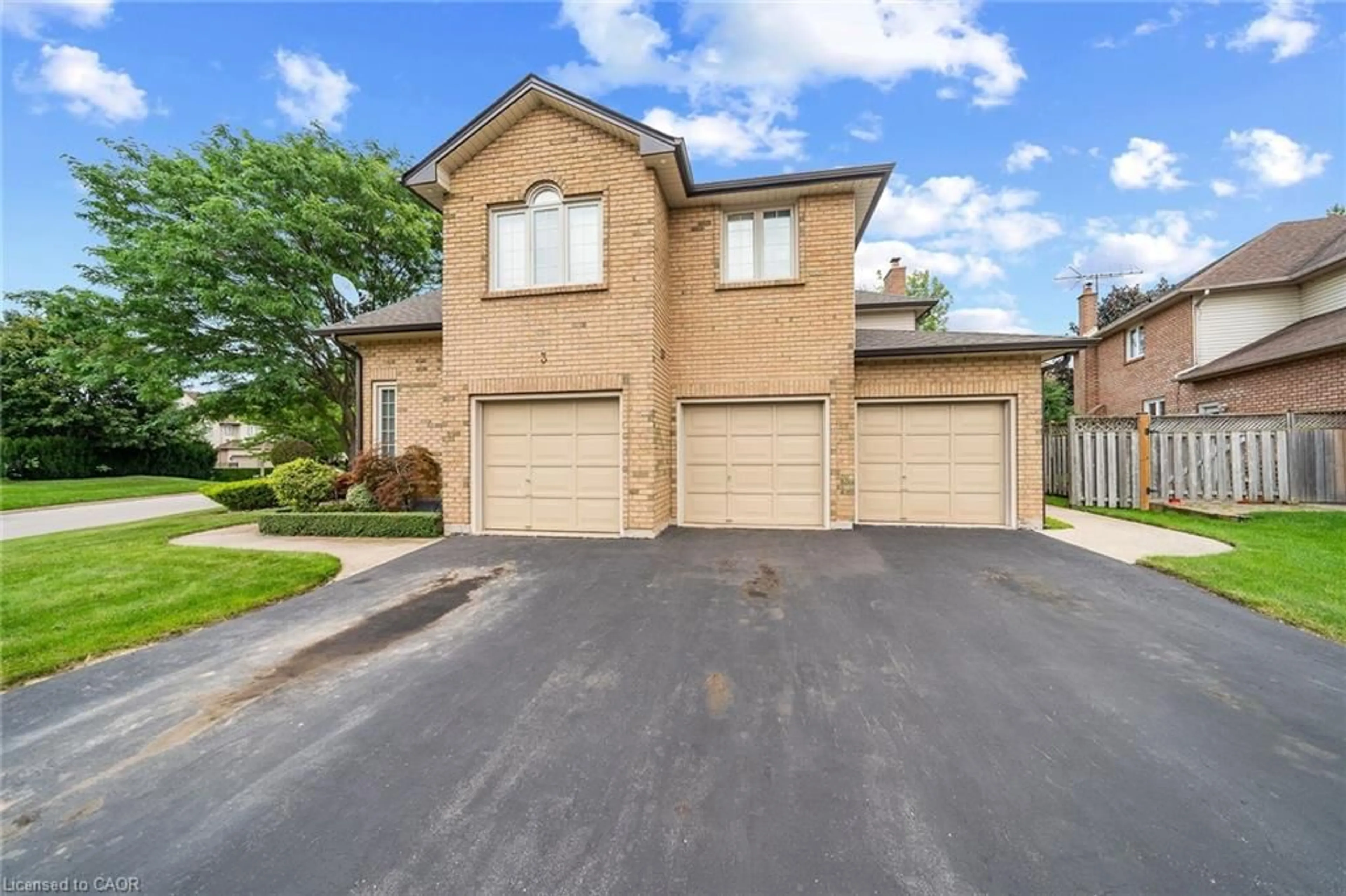 Home with brick exterior material, street for 3 Shoreline Cres, Grimsby Ontario L3M 5B1