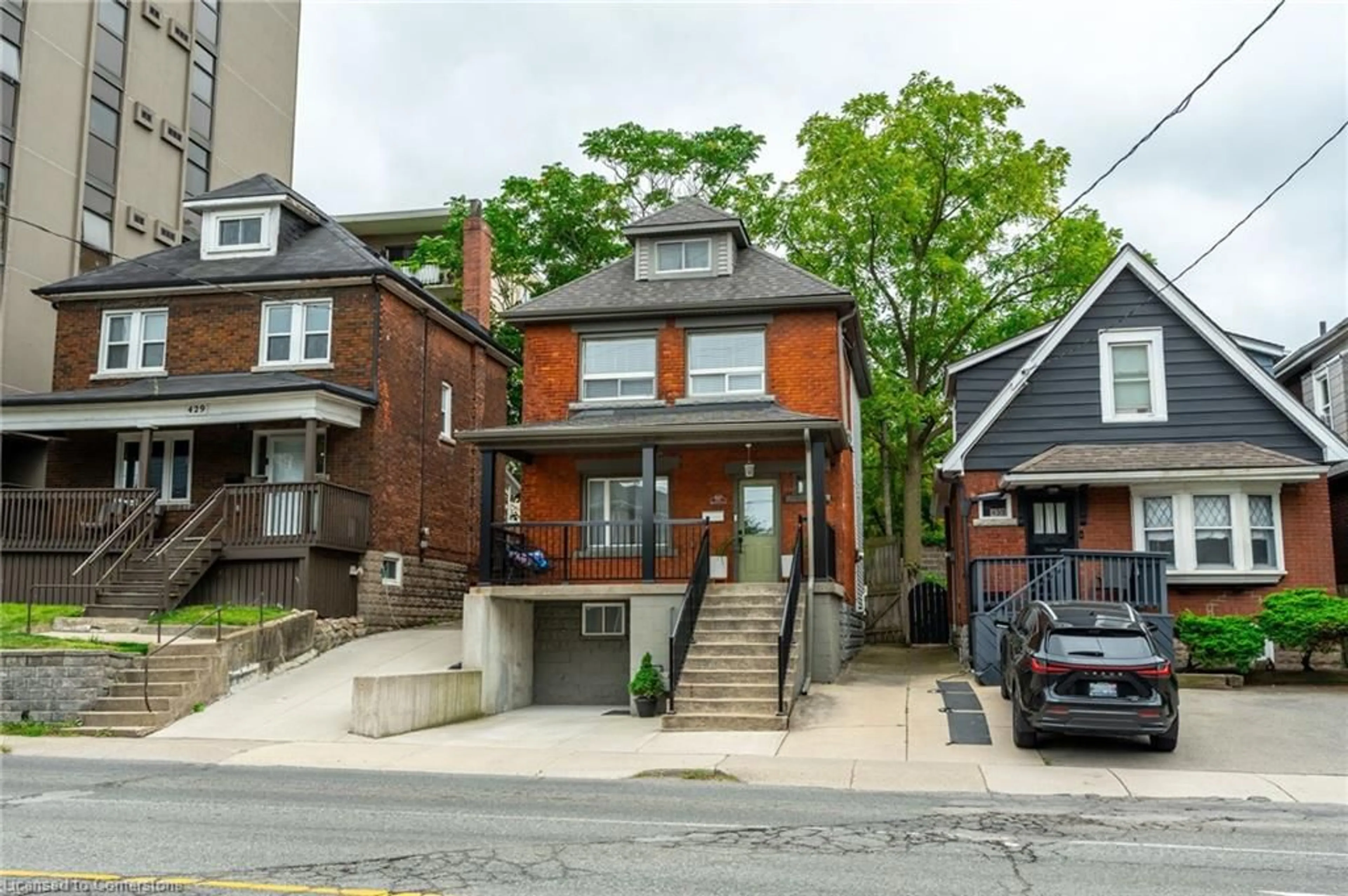 A pic from exterior of the house or condo, the street view for 431 Aberdeen Ave, Hamilton Ontario L8P 2S4