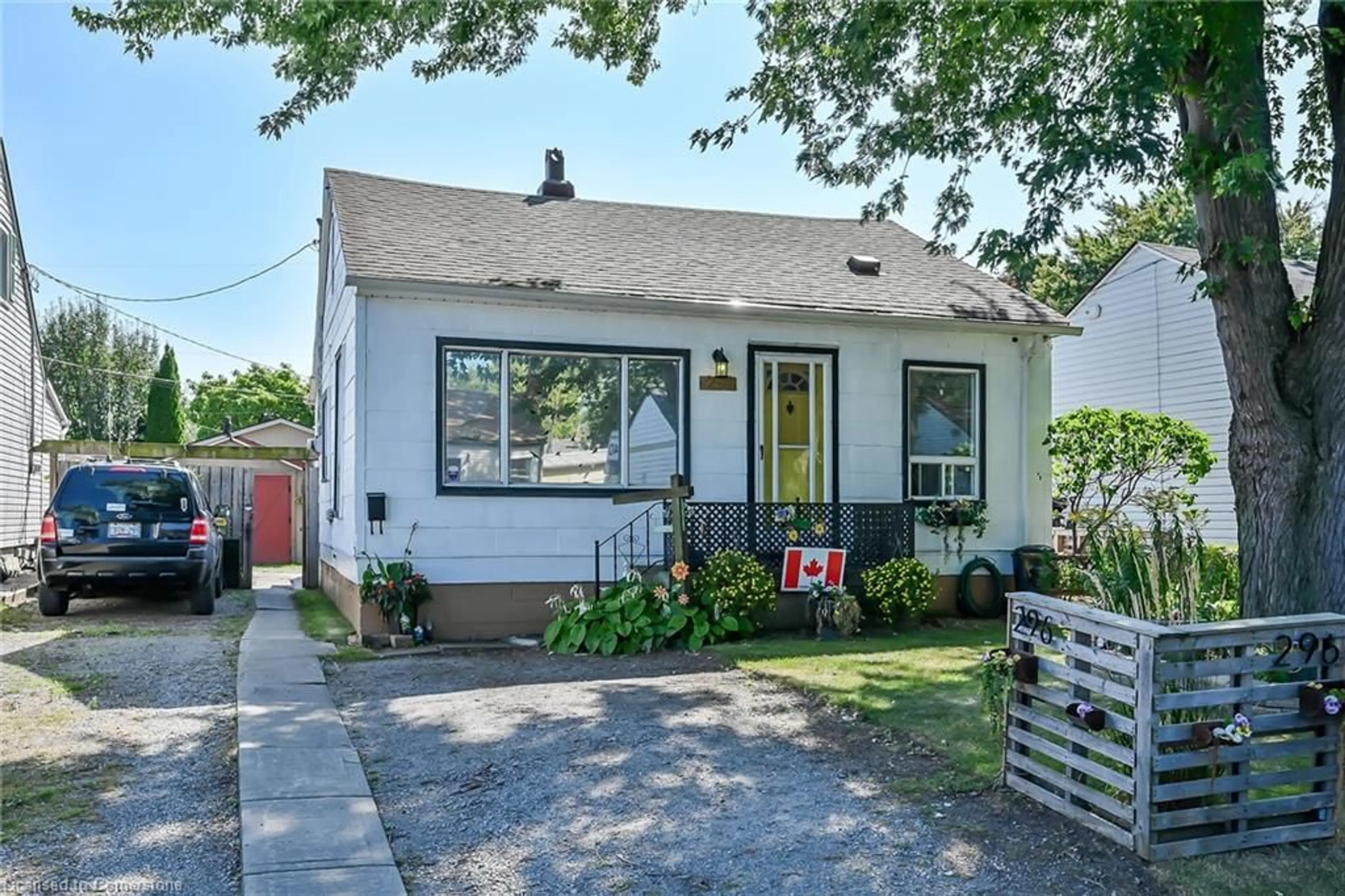 Frontside or backside of a home, cottage for 296 Julian Ave, Hamilton Ontario L8H 5S4