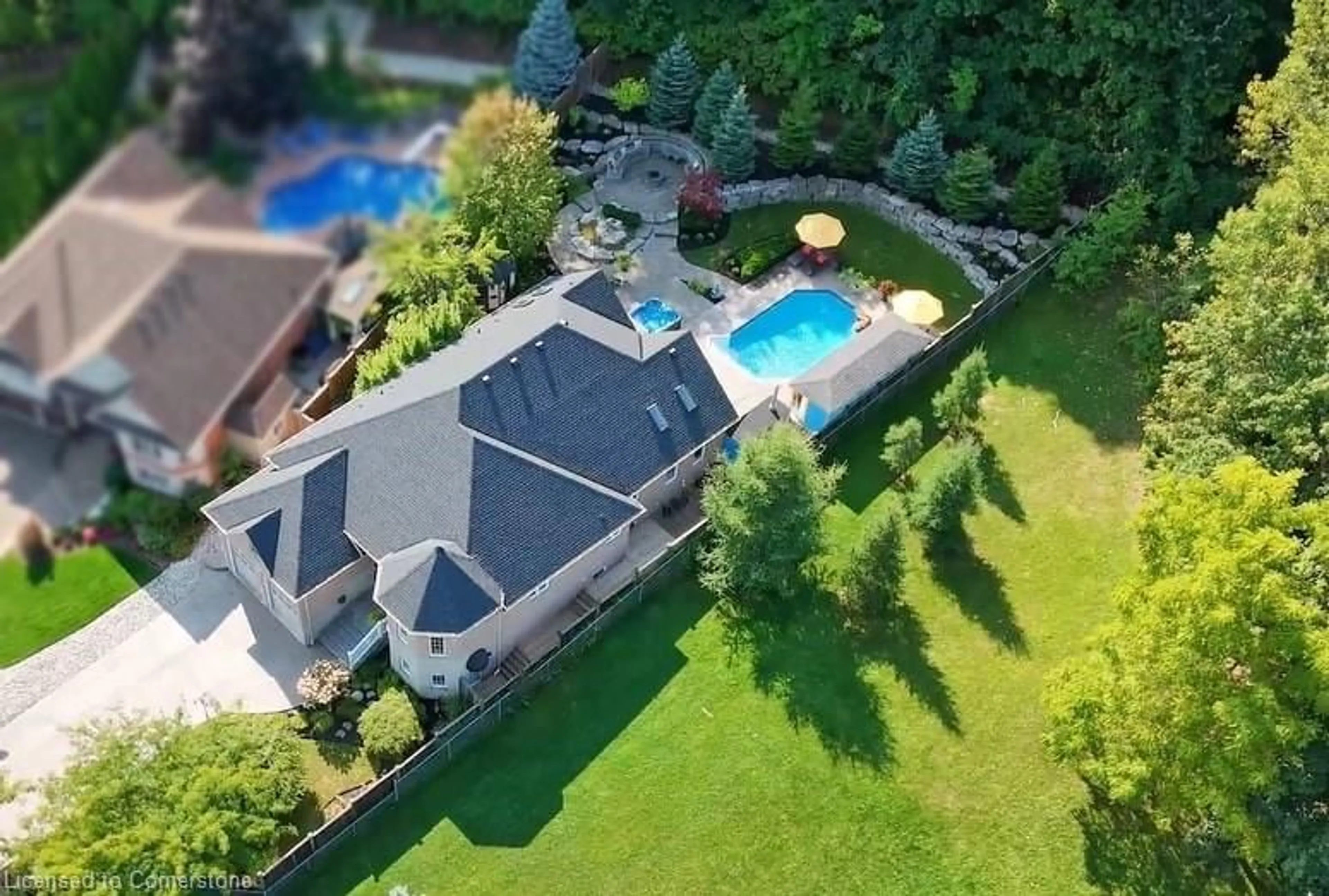 A pic from outside/outdoor area/front of a property/back of a property/a pic from drone, water/lake/river/ocean view for 45 Bell Ave, Grimsby Ontario L3M 1B2