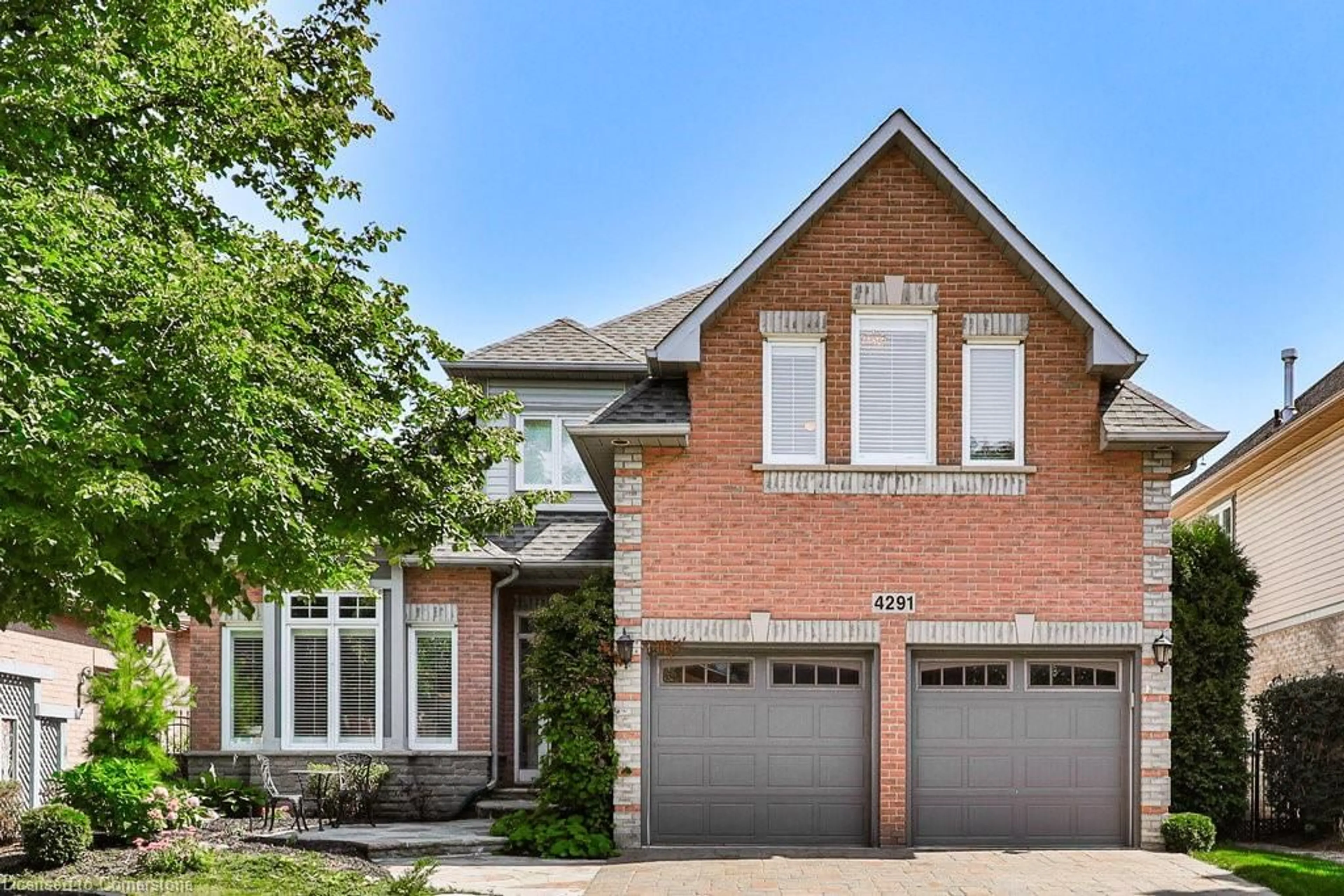 Home with brick exterior material for 4291 Chasewood Crt, Burlington Ontario L7M 4P8