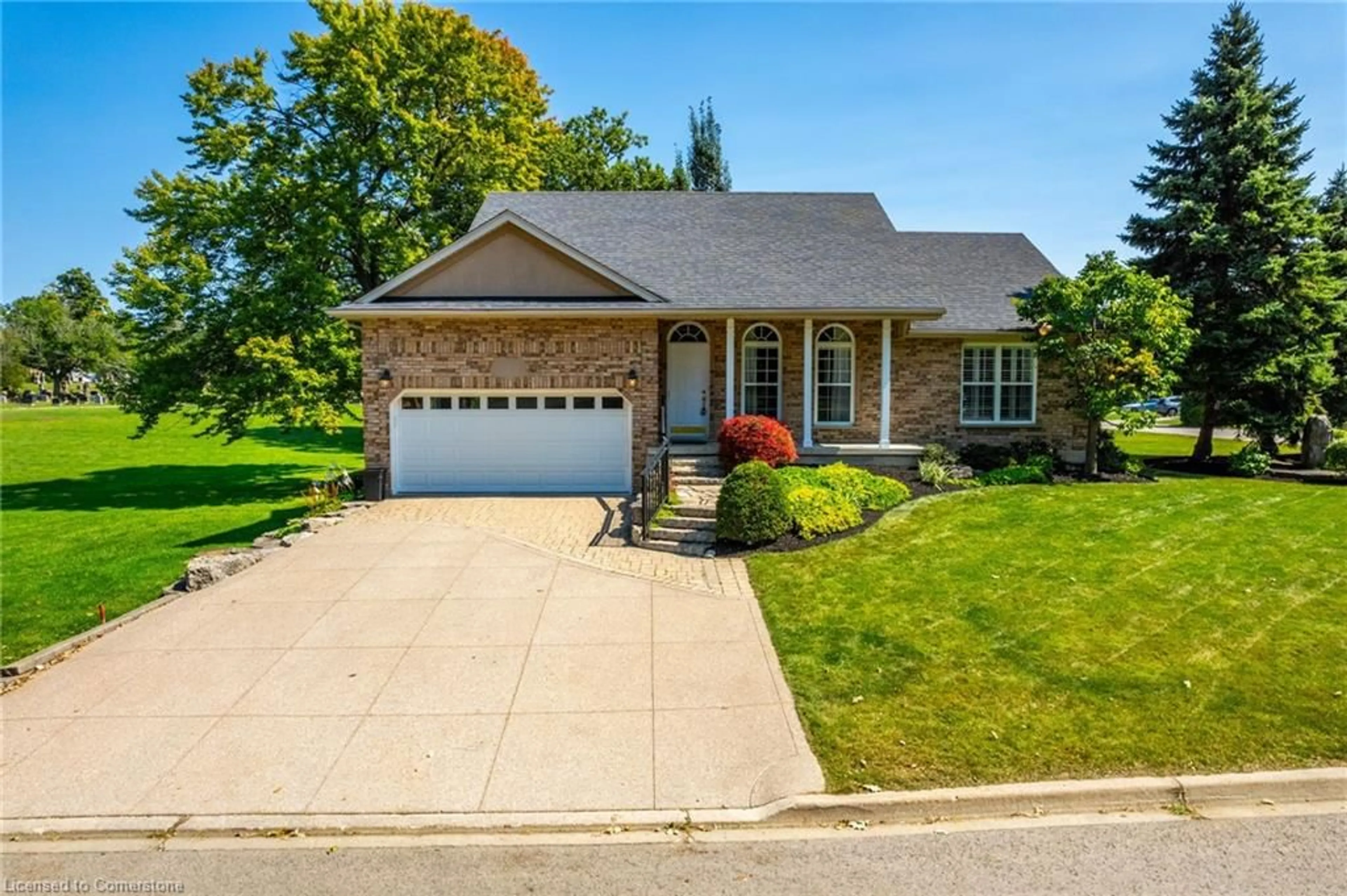 Frontside or backside of a home, cottage for 1 Meadowlea Crt, Caledonia Ontario N3W 2N4