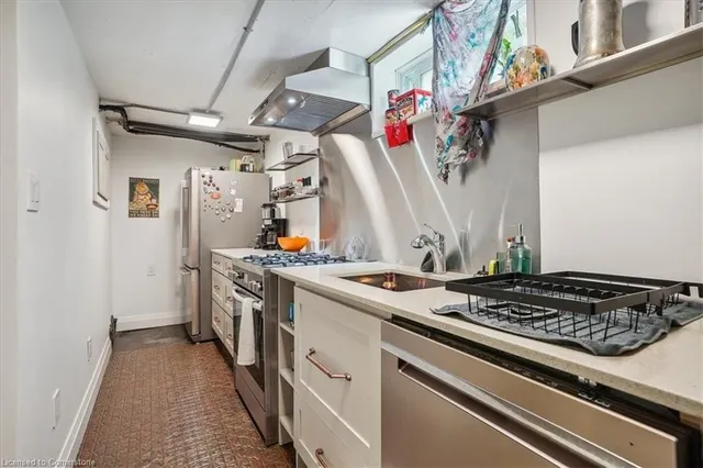 Additional property image - 146 Catharine St