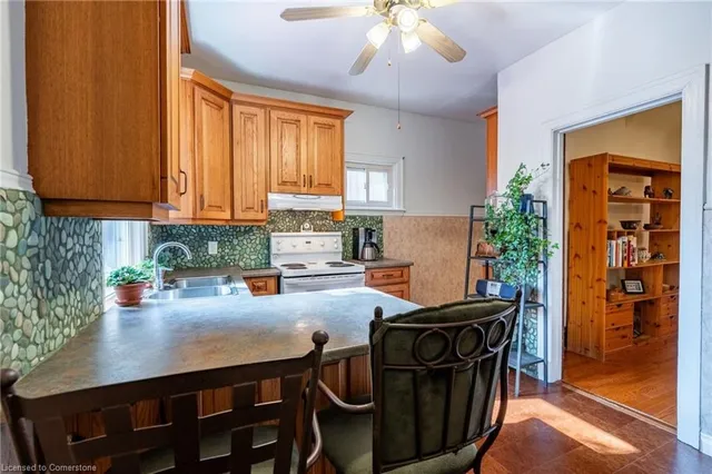 Additional property image - 129 Ray St