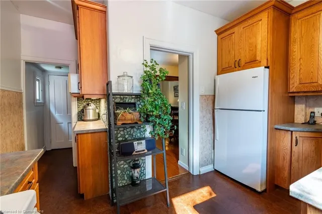 Additional property image - 129 Ray St