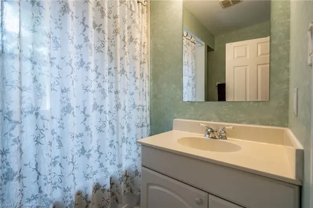 Additional property image - 129 Ray St