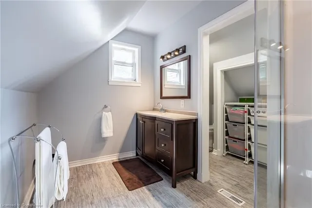 Additional property image - 129 Ray St