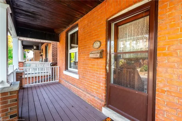 Additional property image - 129 Ray St