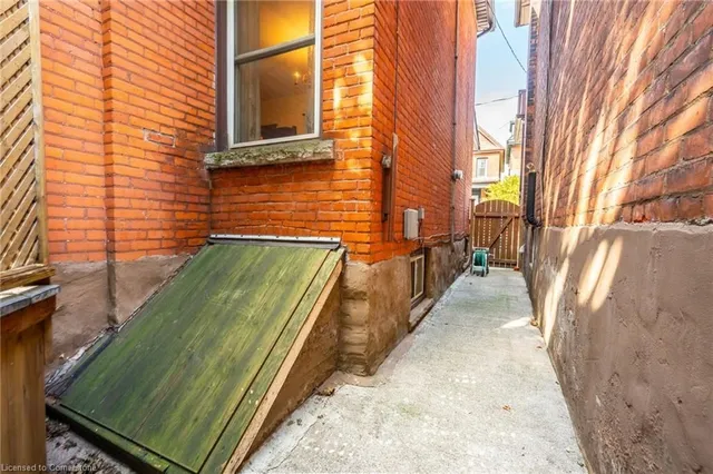 Additional property image - 129 Ray St