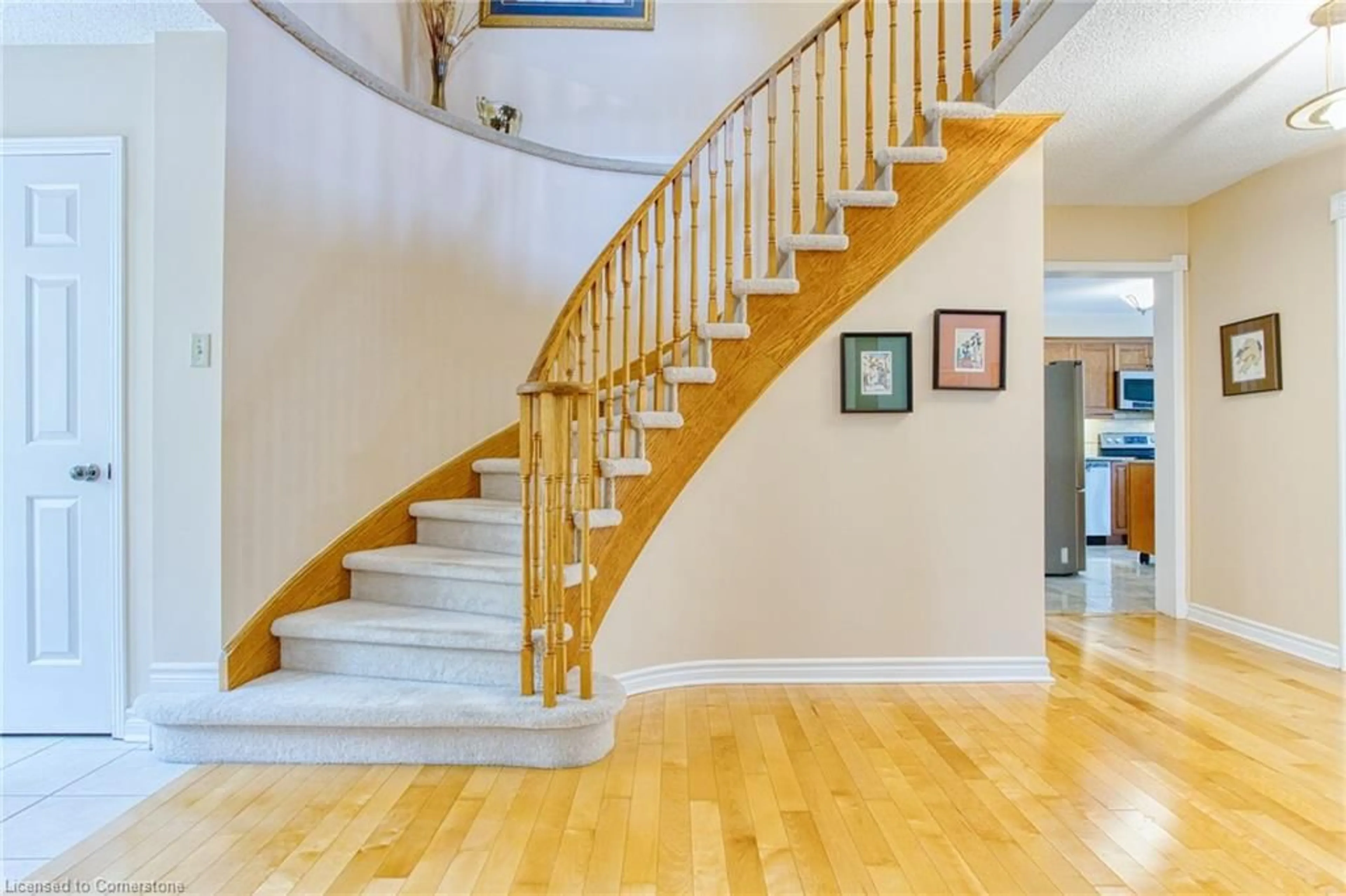 Stairs for 86 Golfview Cres, Hamilton Ontario L9H 6T6