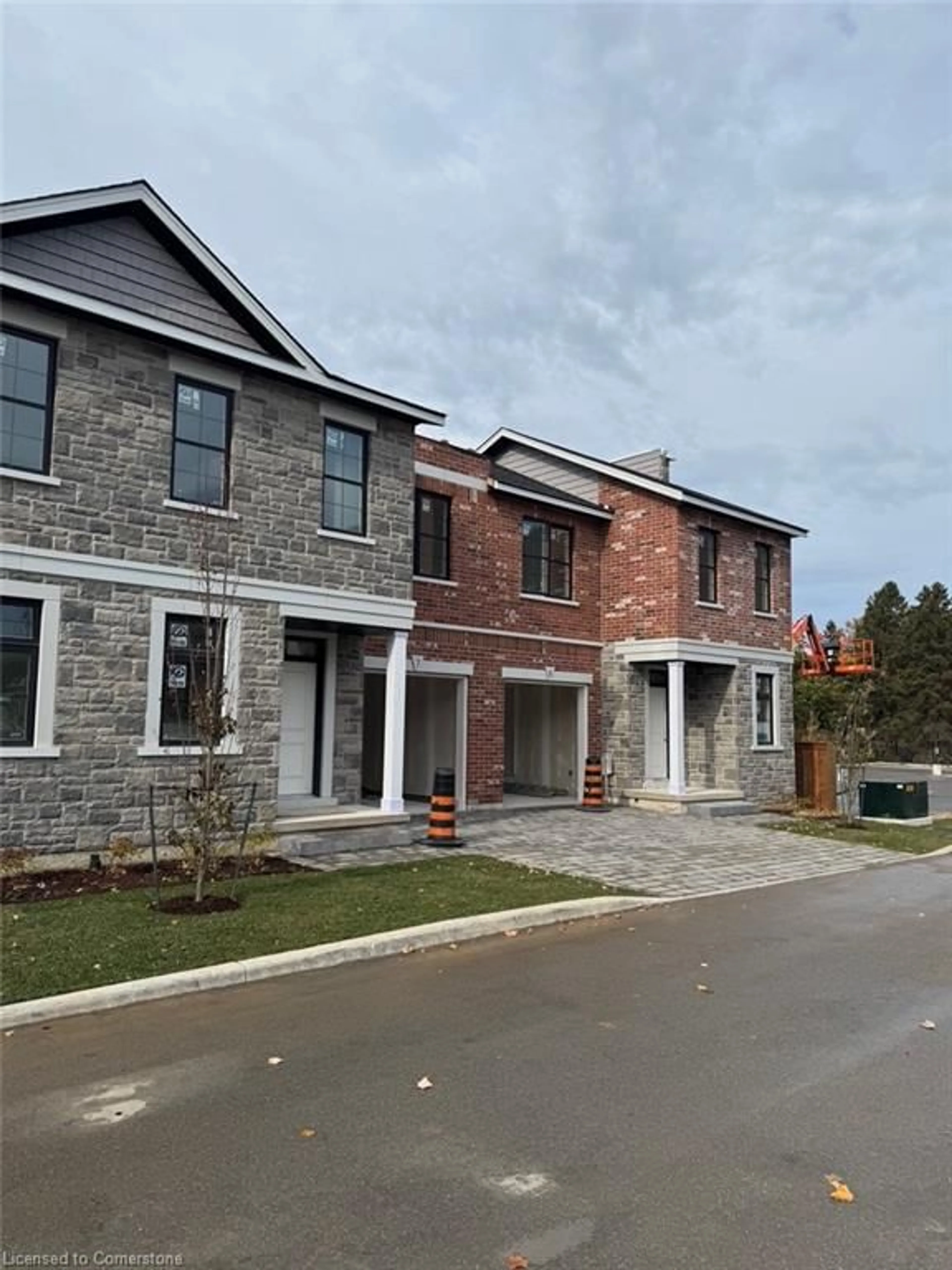 A pic from exterior of the house or condo, the front or back of building for 30 Queen St St #LOT 5, Ancaster Ontario L9G 0C7