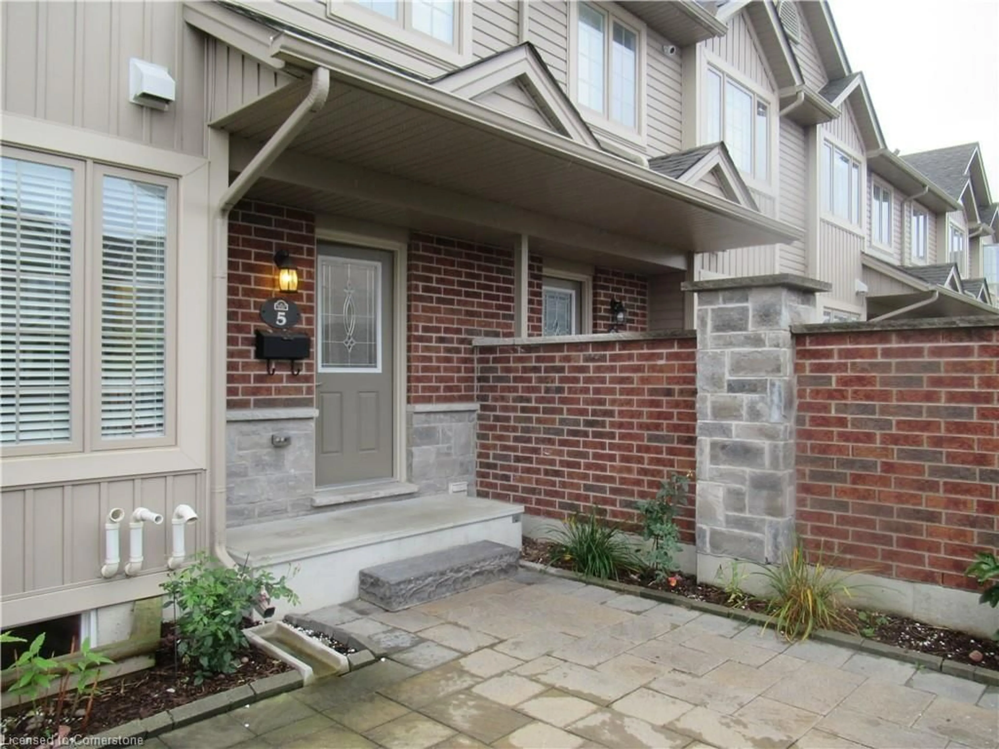 A pic from exterior of the house or condo, cottage for 1010 Fanshawe Park Rd #5, London Ontario N5X 0K9