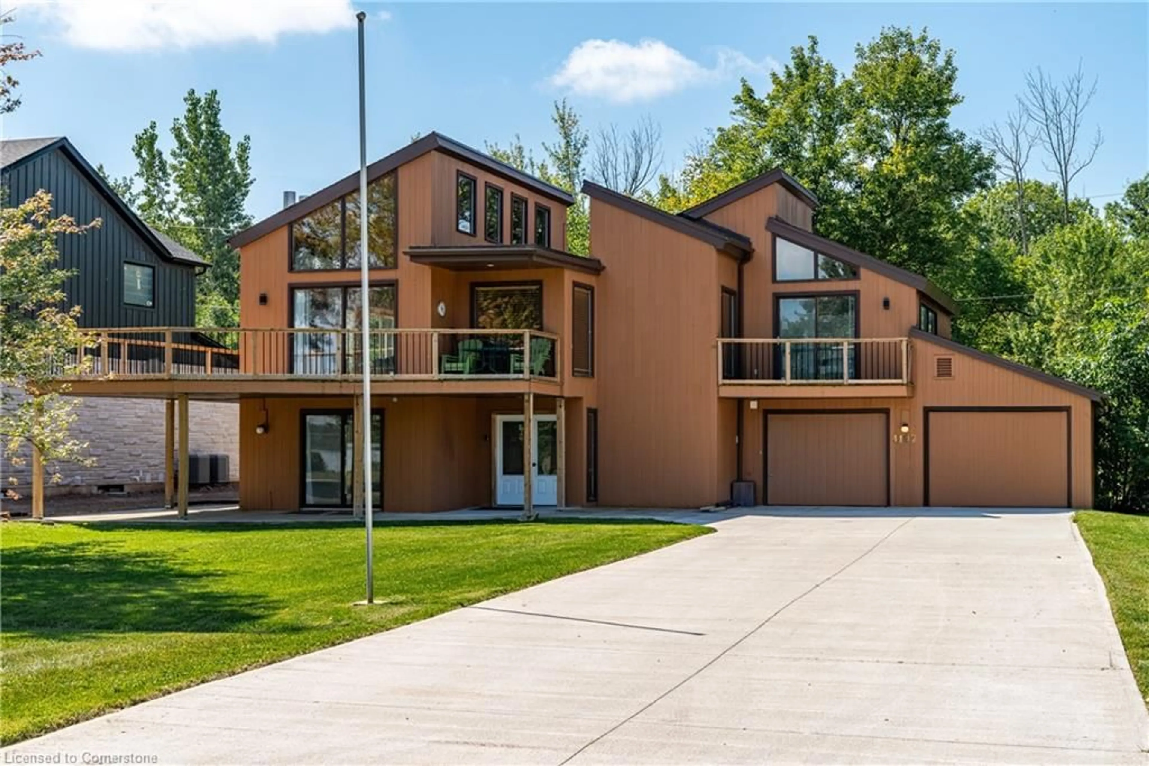 Frontside or backside of a home, the front or back of building for 4197 Niagara River Pky, Fort Erie Ontario L0S 1S0