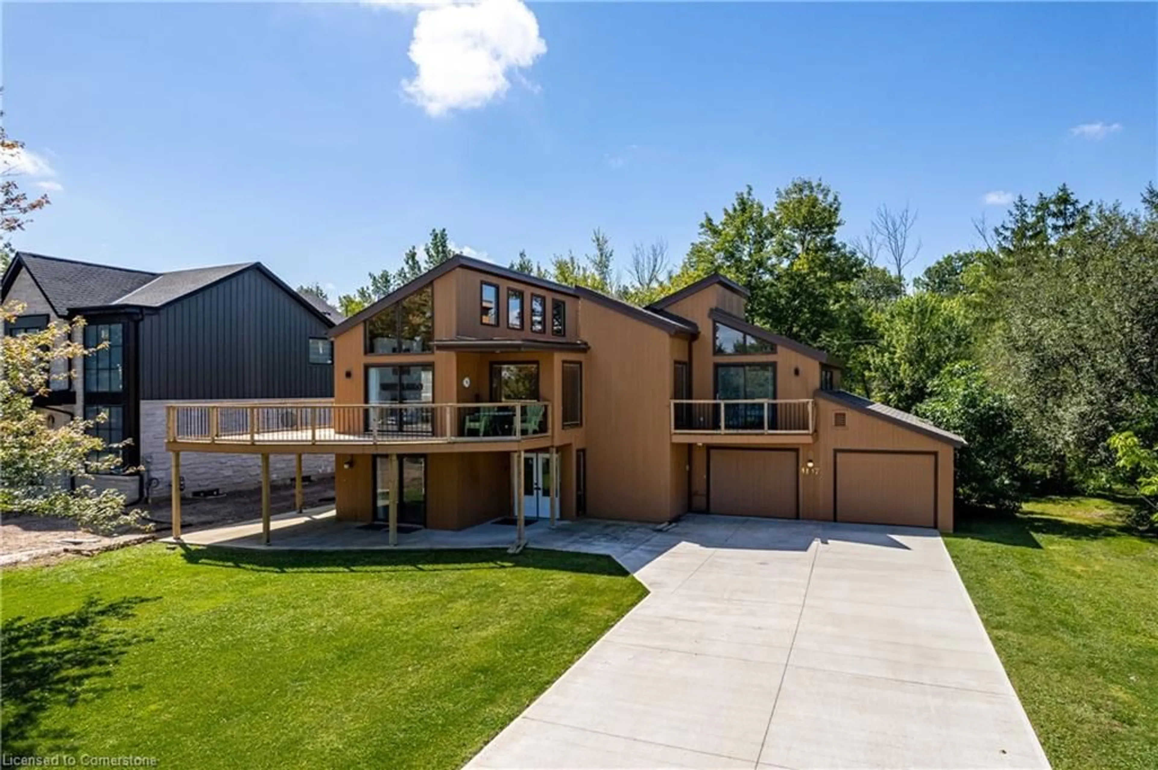 Frontside or backside of a home, the front or back of building for 4197 Niagara River Pky, Fort Erie Ontario L0S 1S0