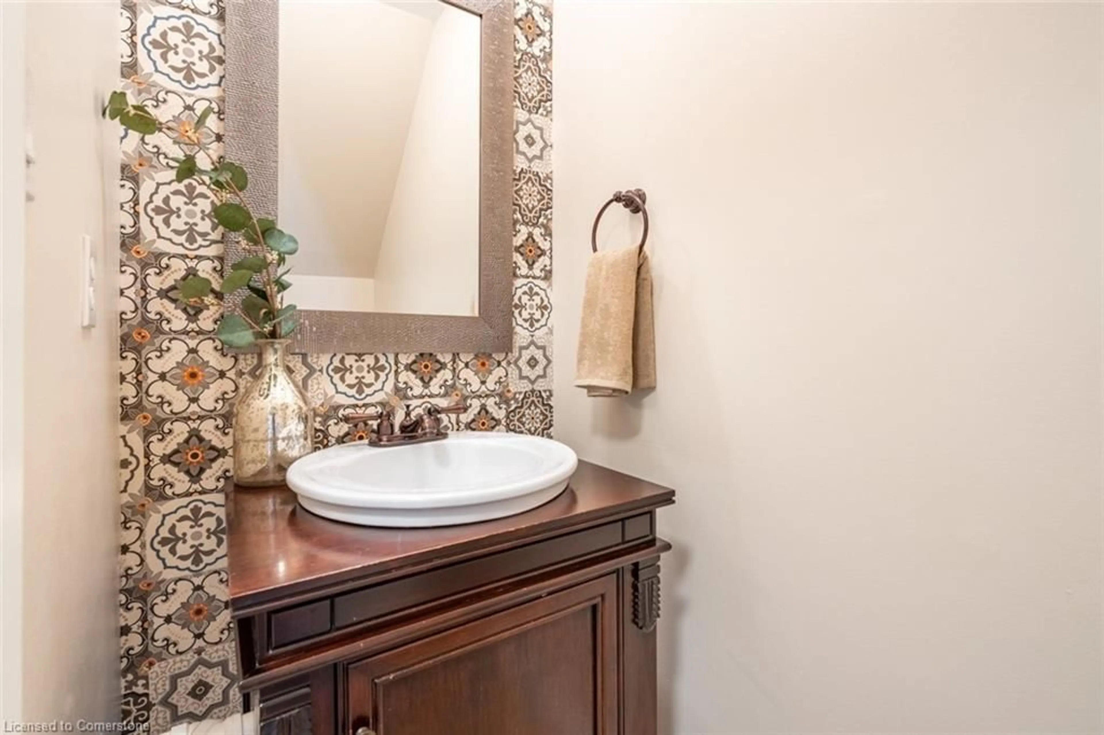 Bathroom, ceramic floors for 1115 Paramount Dr #103, Stoney Creek Ontario L8J 1P6