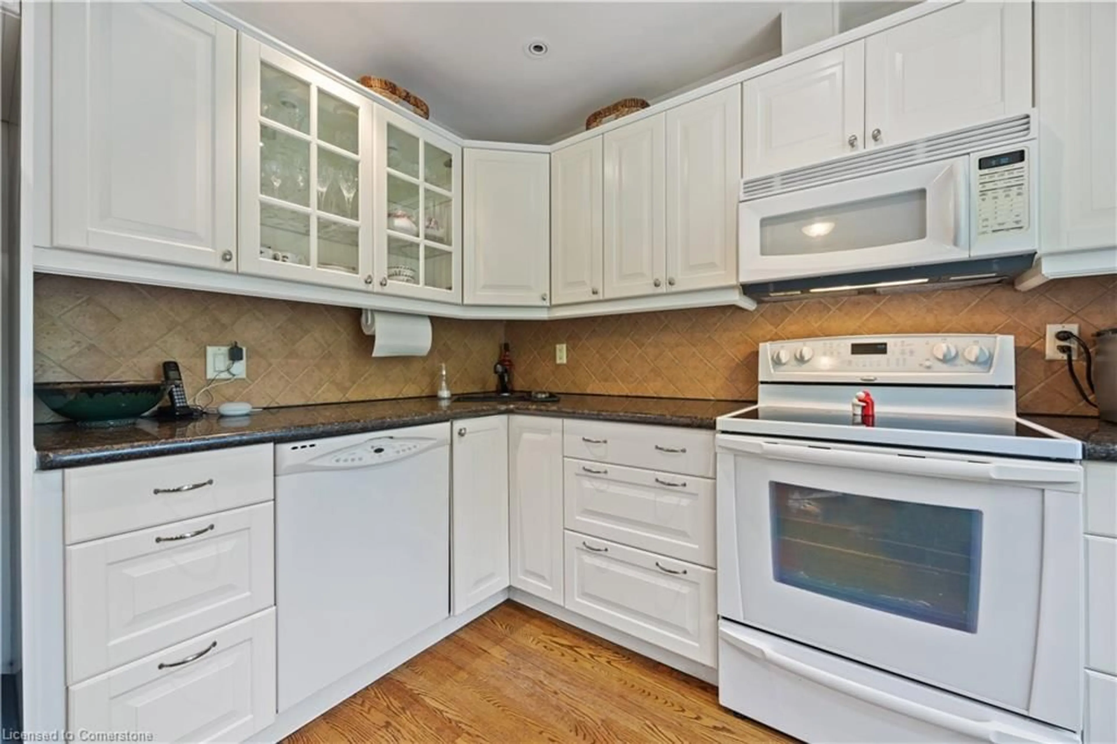 Standard kitchen, unknown for 473 Blathwayte Lane, Burlington Ontario L7S 1Y4